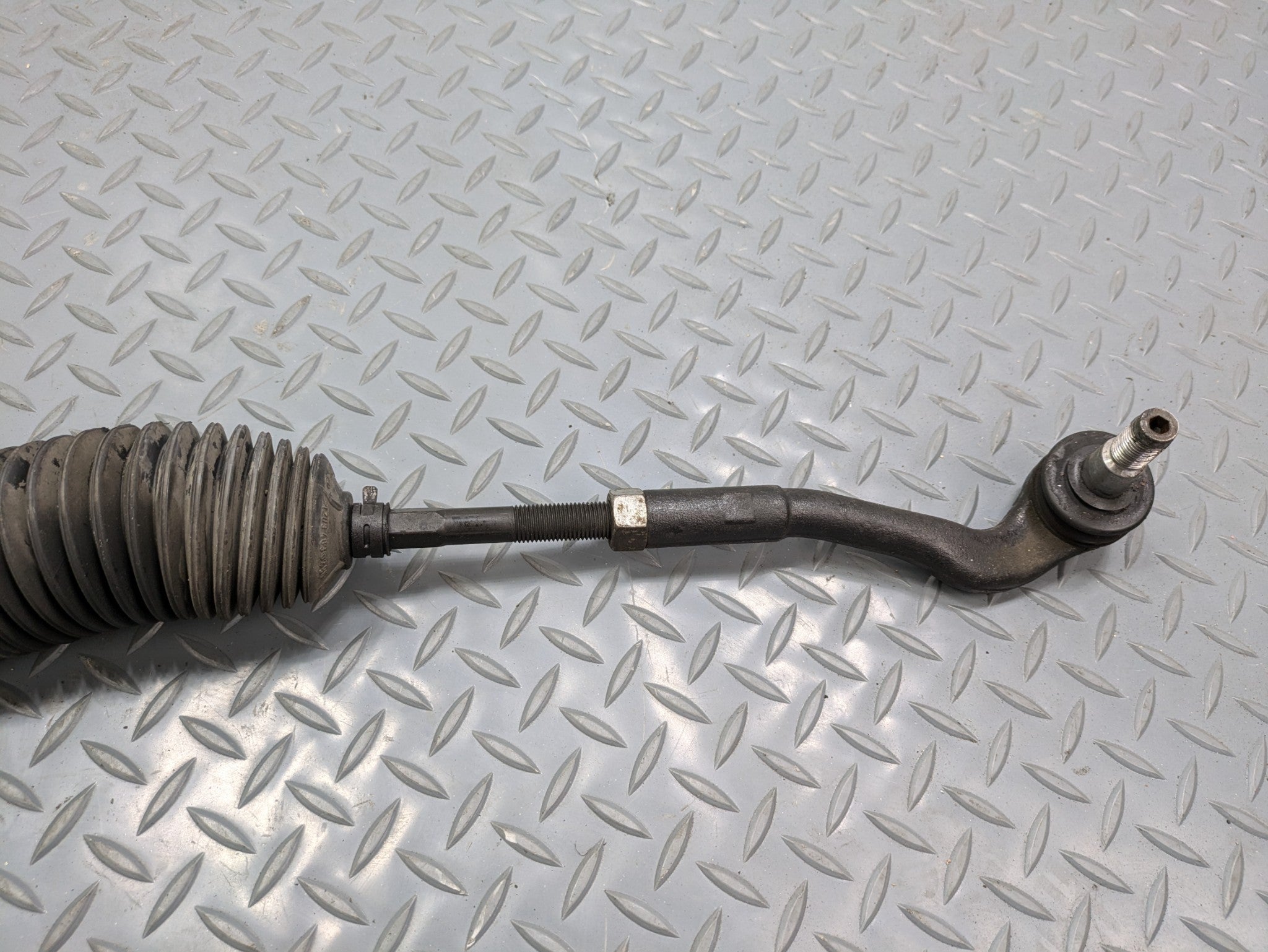 2004 - 2006 OEM MERCEDES-BENZ C230 POWER STEERING GEAR RACK AND PINION ASSEMBLY