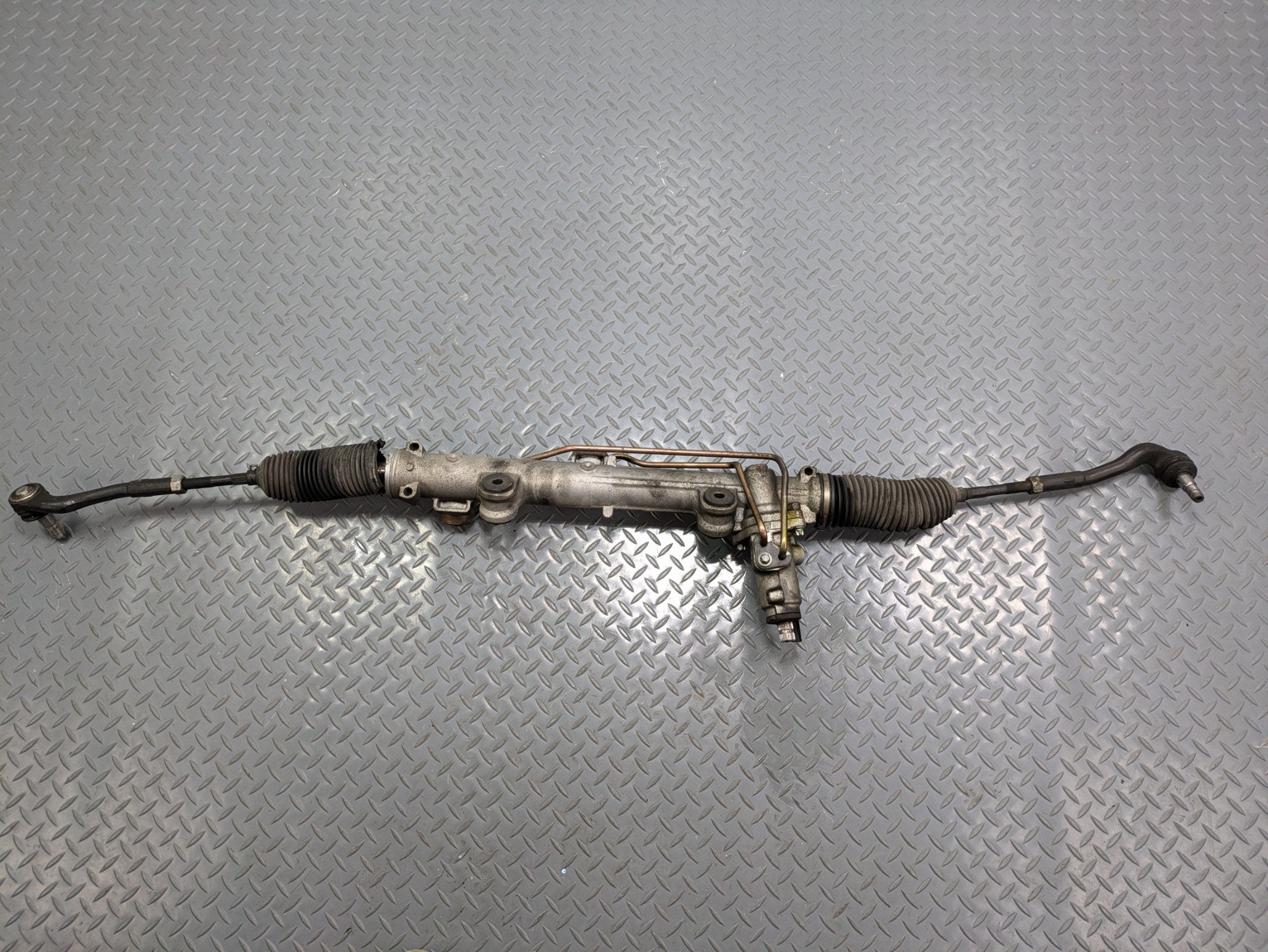 2004 - 2006 OEM MERCEDES-BENZ C230 POWER STEERING GEAR RACK AND PINION ASSEMBLY