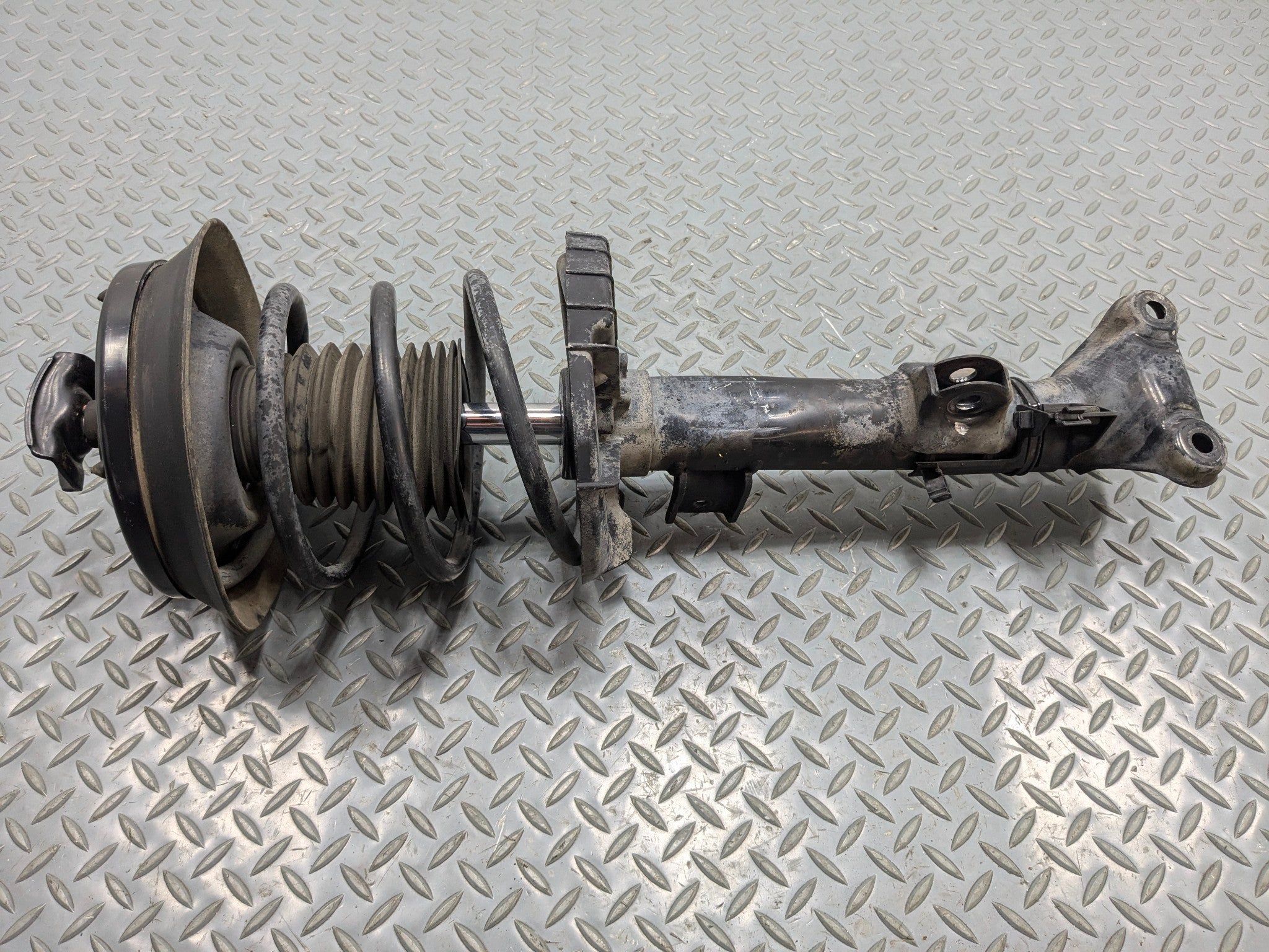 2004 - 2006 OEM MERCEDES-BENZ C230 FRONT LEFT DRIVER SIDE SHOCK STRUT ABSORBER