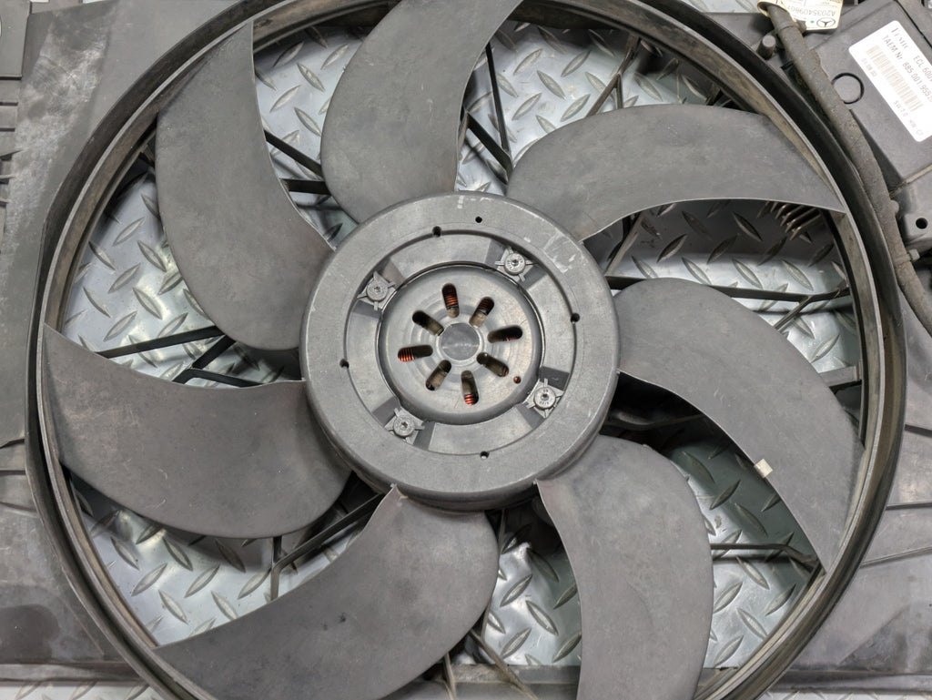 2004 - 2006 OEM MERCEDES-BENZ C230 ELECTRIC COOLING MOTOR FAN ASSEMBLY