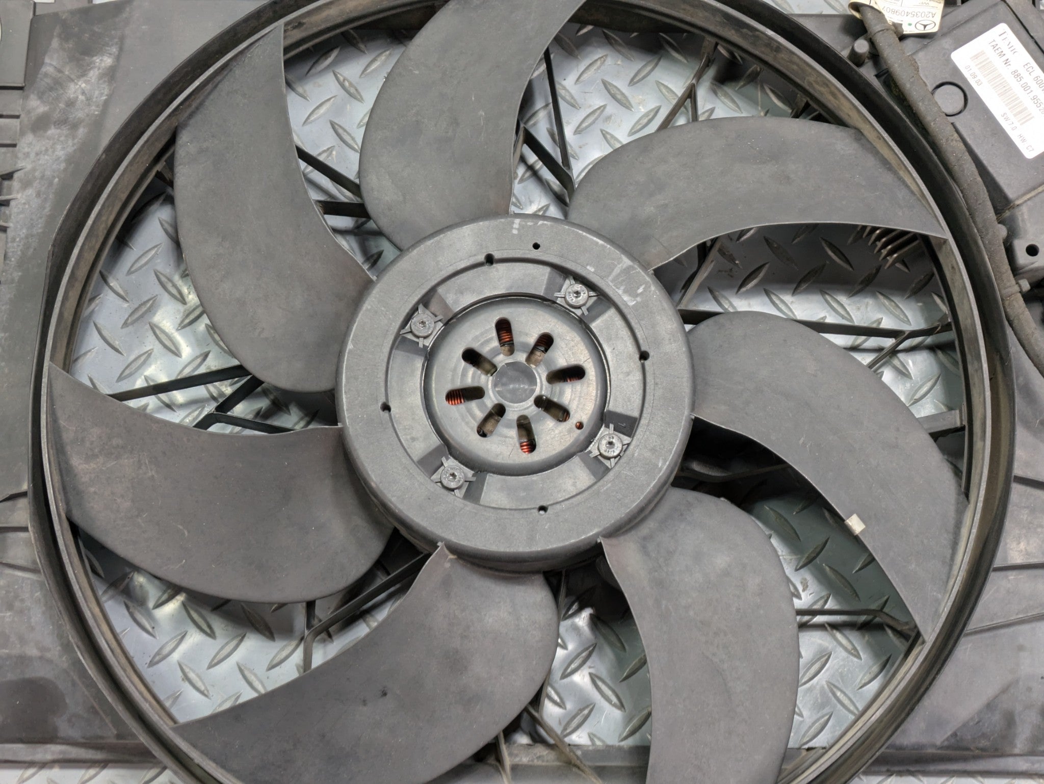 2004 - 2006 OEM MERCEDES-BENZ C230 ELECTRIC COOLING MOTOR FAN ASSEMBLY