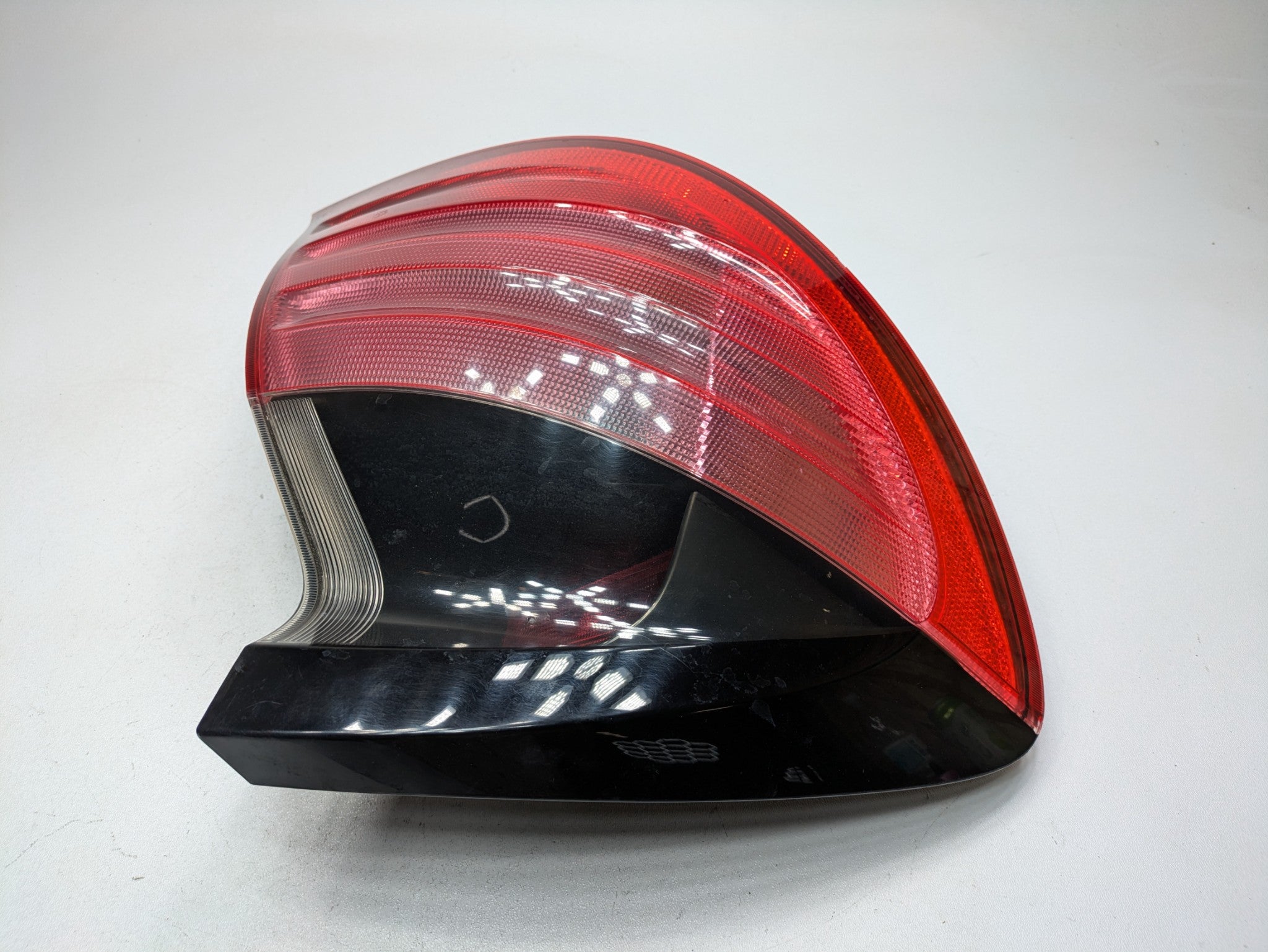 2004 - 2006 OEM MERCEDES-BENZ C230 REAR LEFT DRIVER SIDE TAIL LIGHT ASSEMBLY