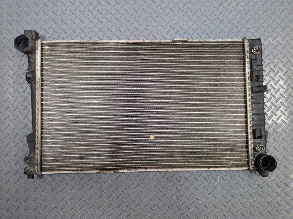 04 - 06 OEM MERCEDES-BENZ C230 ENGINE COOLING RADIATOR AUTOMATIC TRANSMISSION