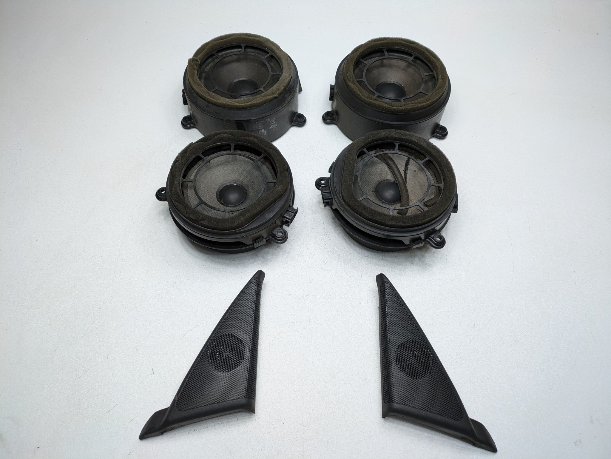 2004 - 2006 OEM MERCEDES-BENZ C230 FRONT AND REAR AUDIO SOUND SYSTEM SPEAKER SET