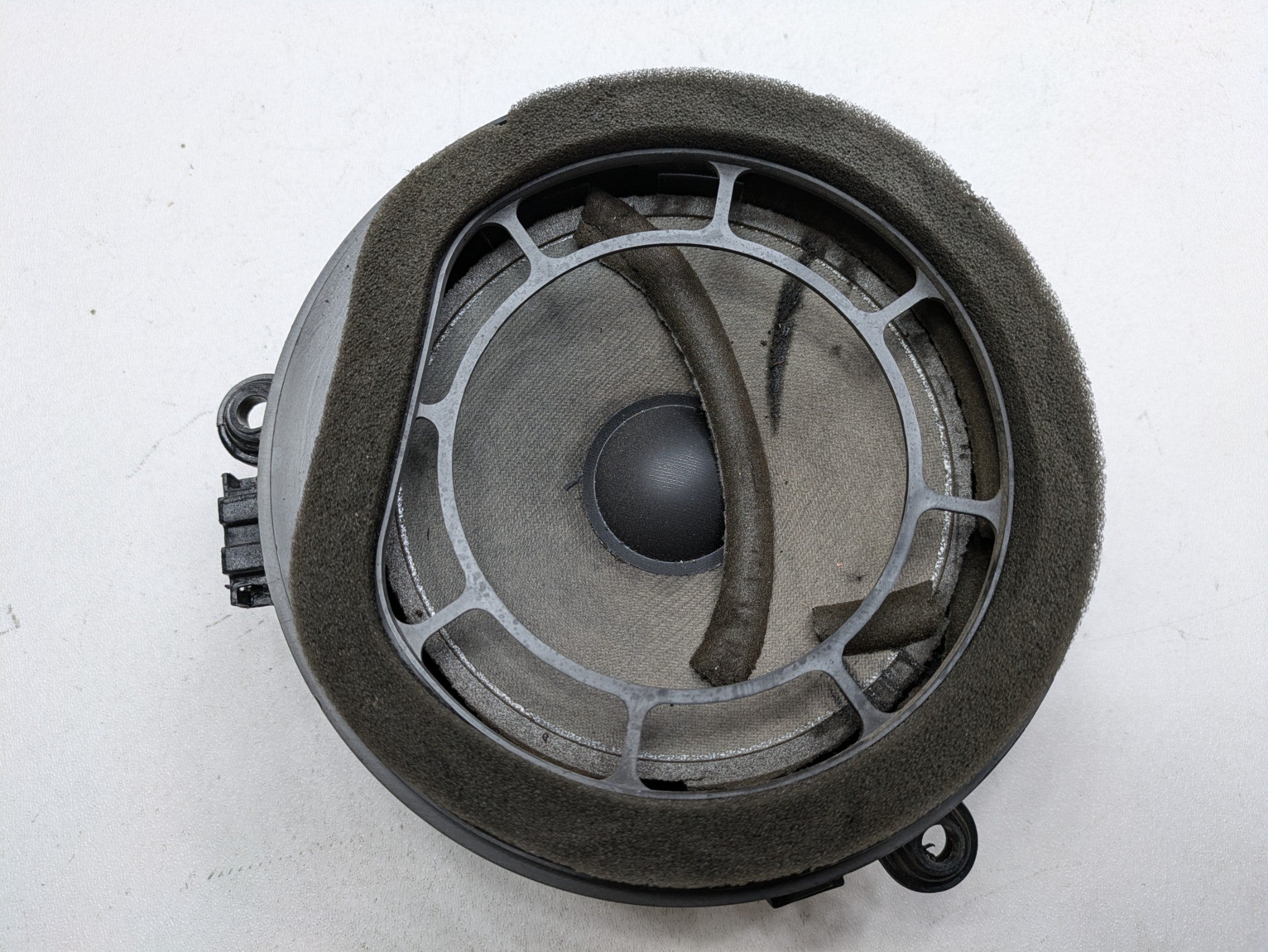 2004 - 2006 OEM MERCEDES-BENZ C230 FRONT AND REAR AUDIO SOUND SYSTEM SPEAKER SET
