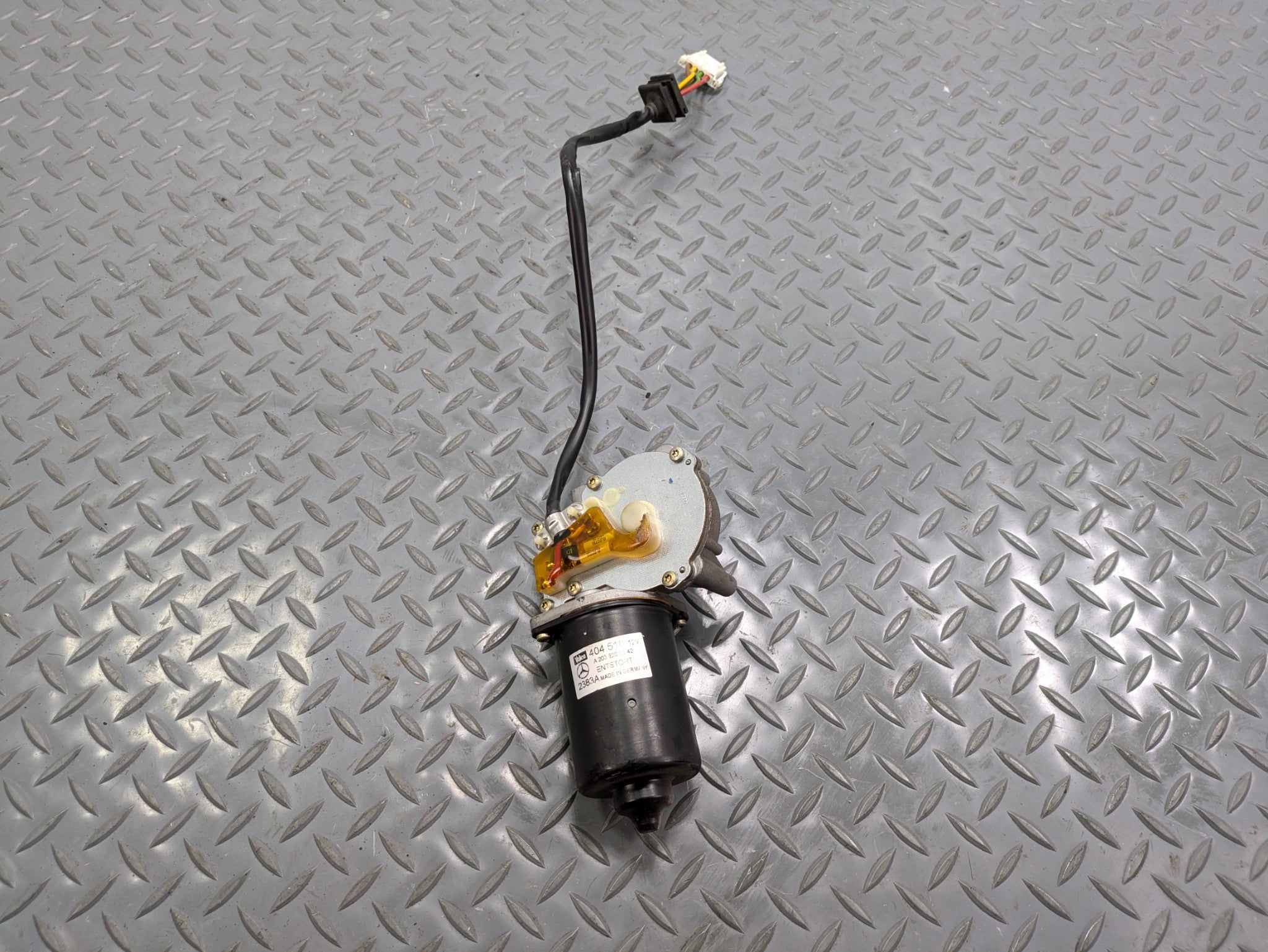 2004 - 2006 OEM MERCEDES-BENZ C230 FRONT WINDSHIELD WASHER WIPER MOTOR