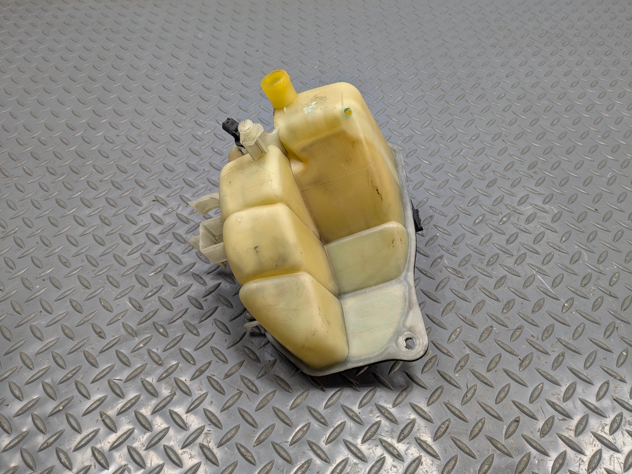 2004 - 2006 OEM MERCEDES-BENZ C230 ENGINE COOLANT RECOVERY BOTTLE