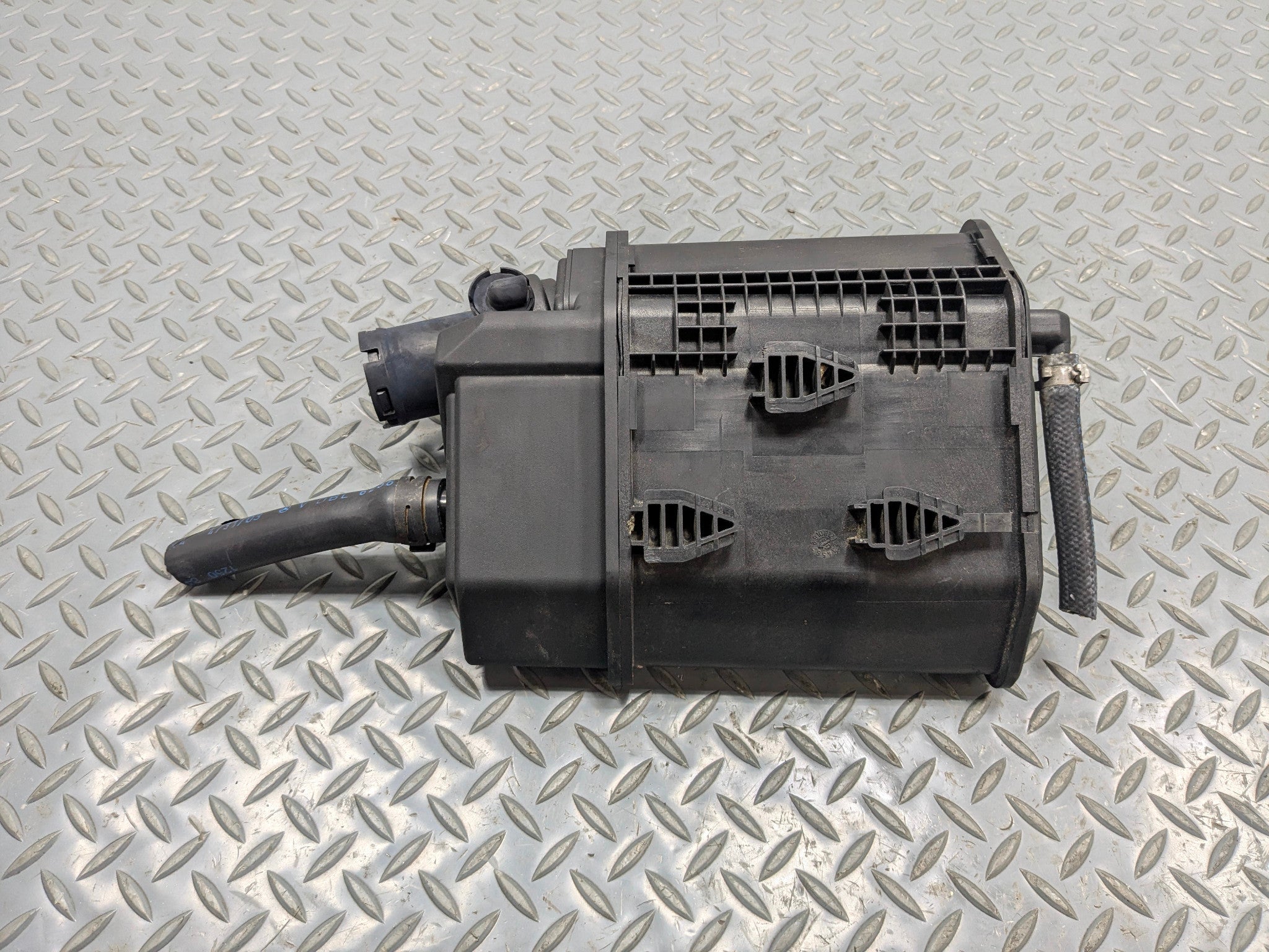 04 - 06 OEM MERCEDES-BENZ C230  FUEL SMOG CHARCOAL CANISTER EVAP EVAPORATOR