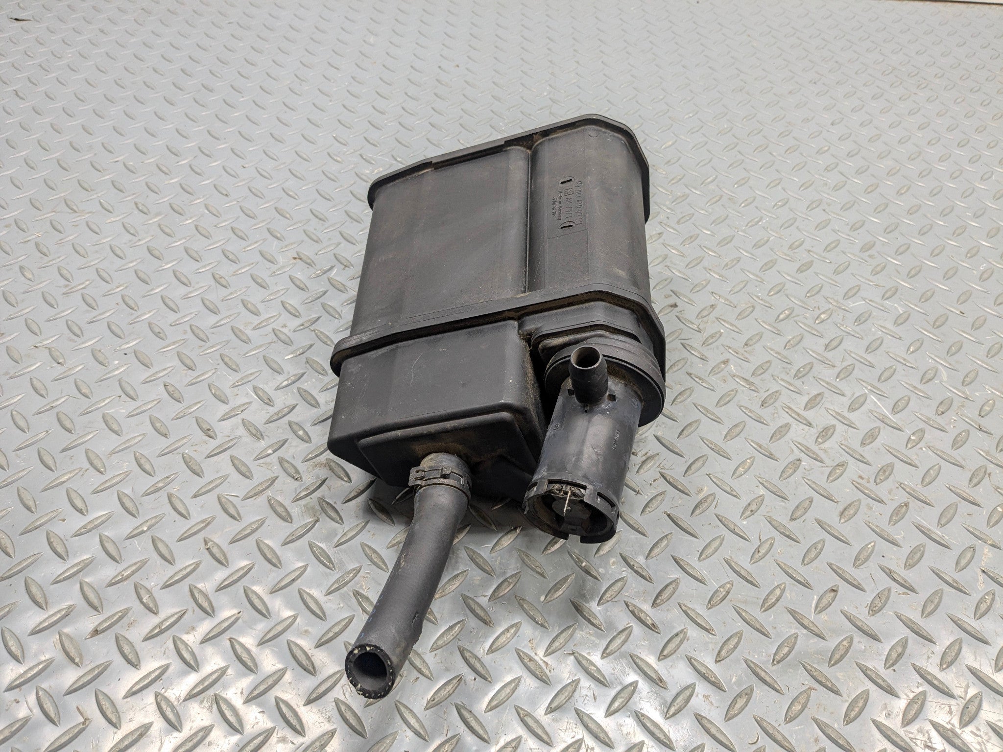 04 - 06 OEM MERCEDES-BENZ C230  FUEL SMOG CHARCOAL CANISTER EVAP EVAPORATOR