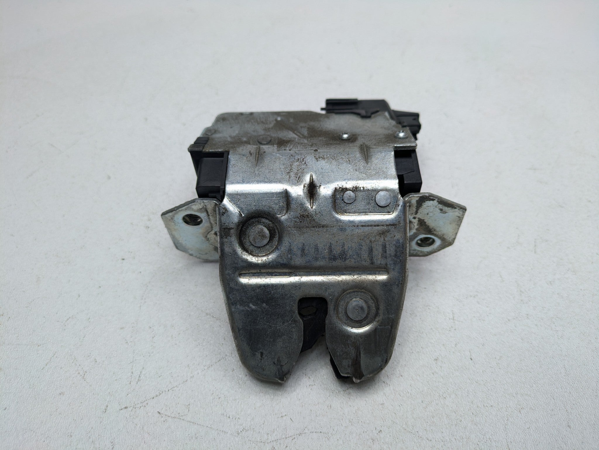 2004 - 2006 OEM MERCEDES-BENZ C230 REAR TRUNK LID LOCK LATCH ACTUATOR