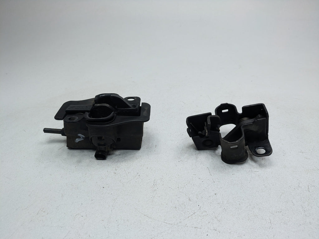 2004 - 2006 OEM MERCEDES-BENZ C230 FRONT LEFT AND RIGHT SIDE HOOD LATCH LOCK