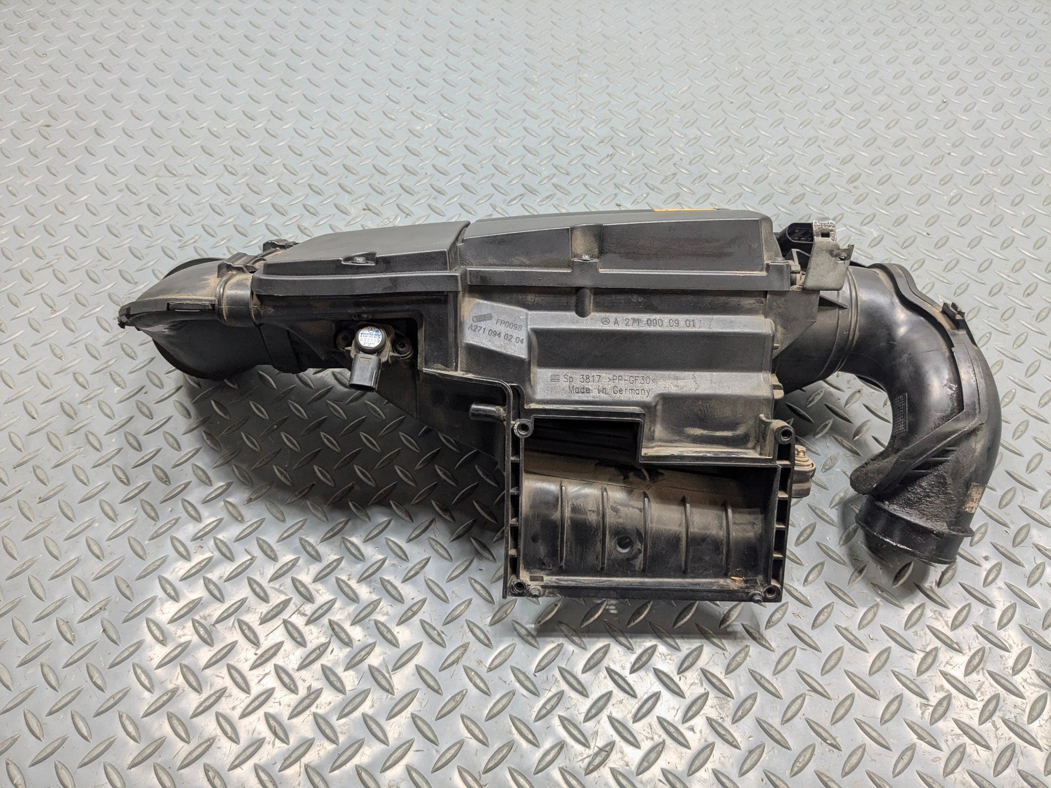 04 - 06 OEM MERCEDES-BENZ C230 ENGINE AIR CLEANER FILTER BOX HOUSING