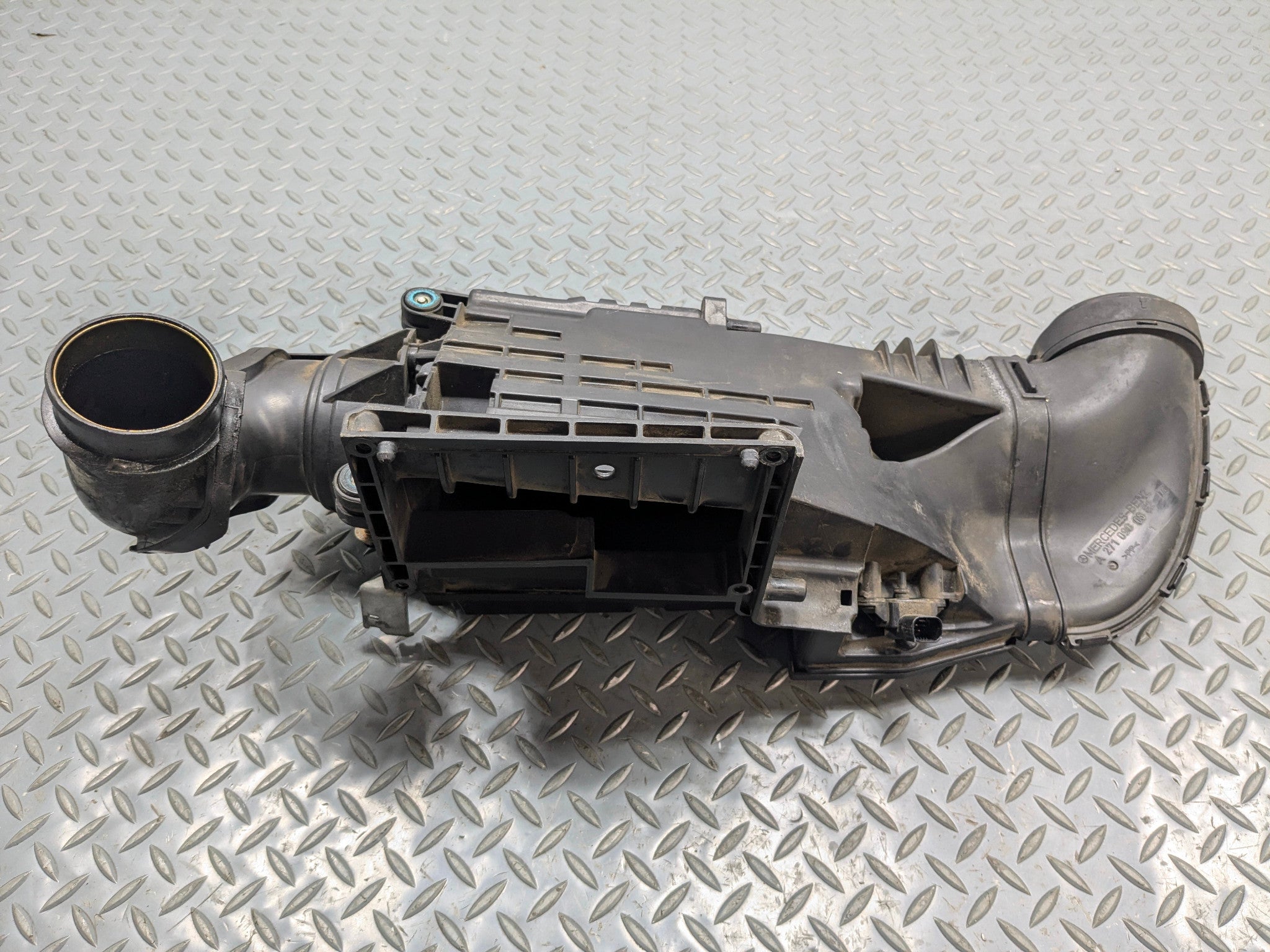 04 - 06 OEM MERCEDES-BENZ C230 ENGINE AIR CLEANER FILTER BOX HOUSING