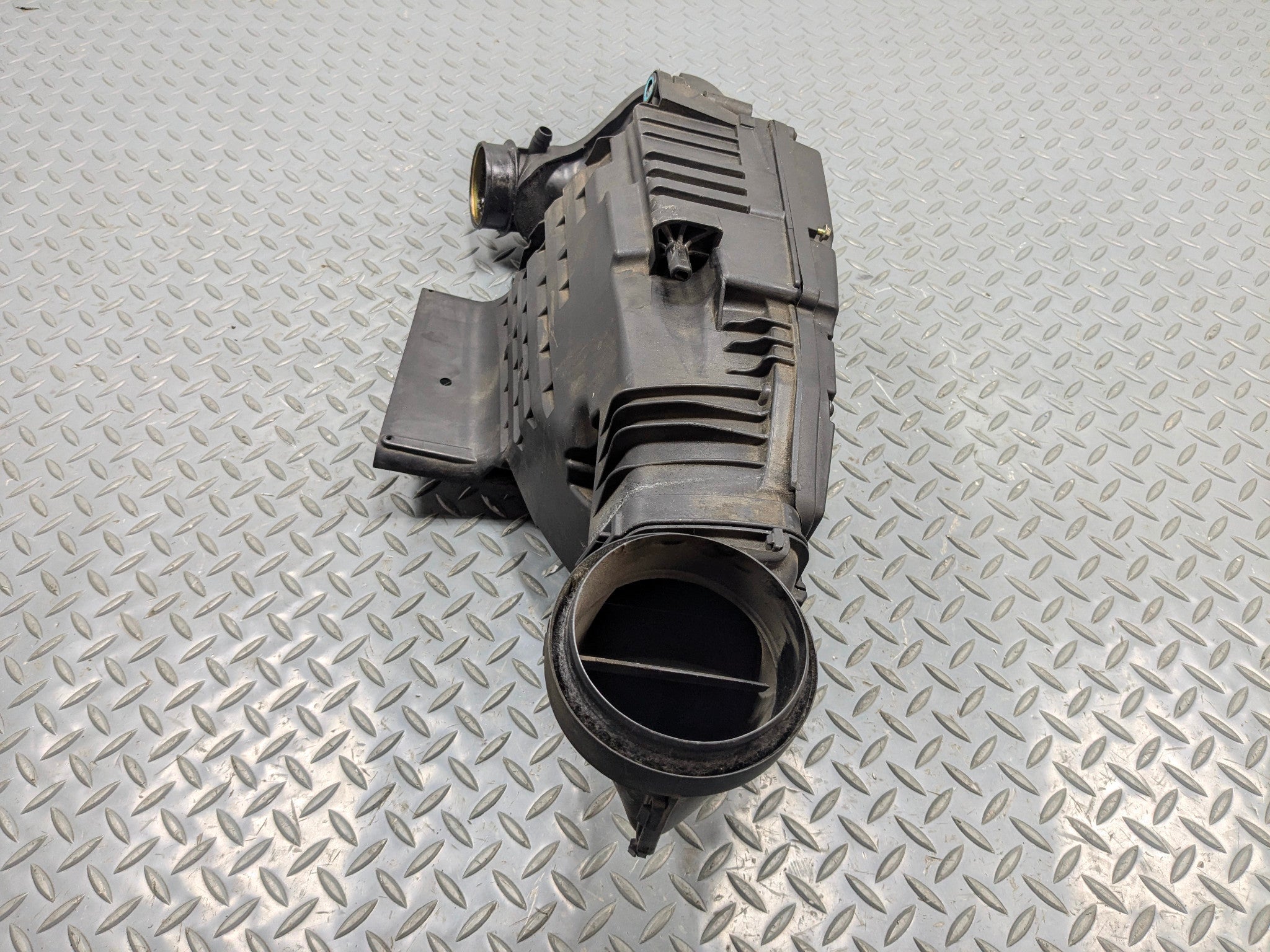 04 - 06 OEM MERCEDES-BENZ C230 ENGINE AIR CLEANER FILTER BOX HOUSING