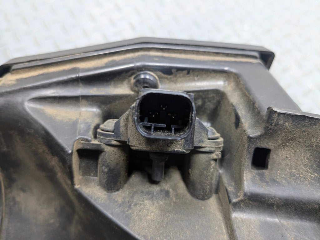 04 - 06 OEM MERCEDES-BENZ C230 ENGINE AIR CLEANER FILTER BOX HOUSING