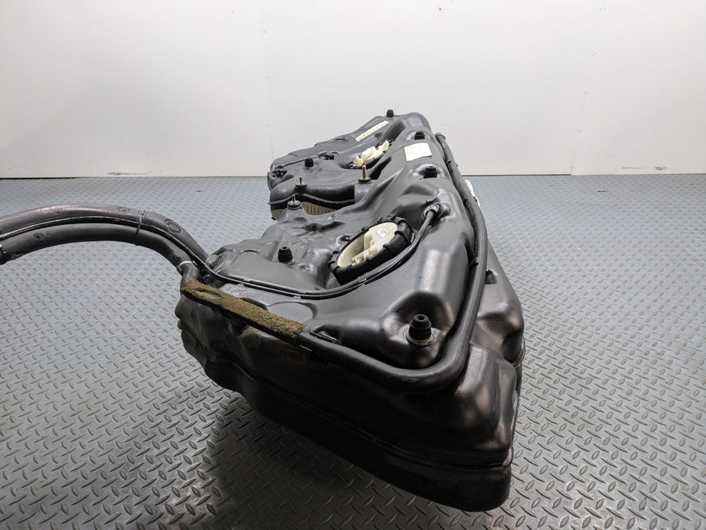 2004 - 2006 OEM MERCEDES-BENZ C230 GAS FUEL TANK RESERVOIR ASSEMBLY