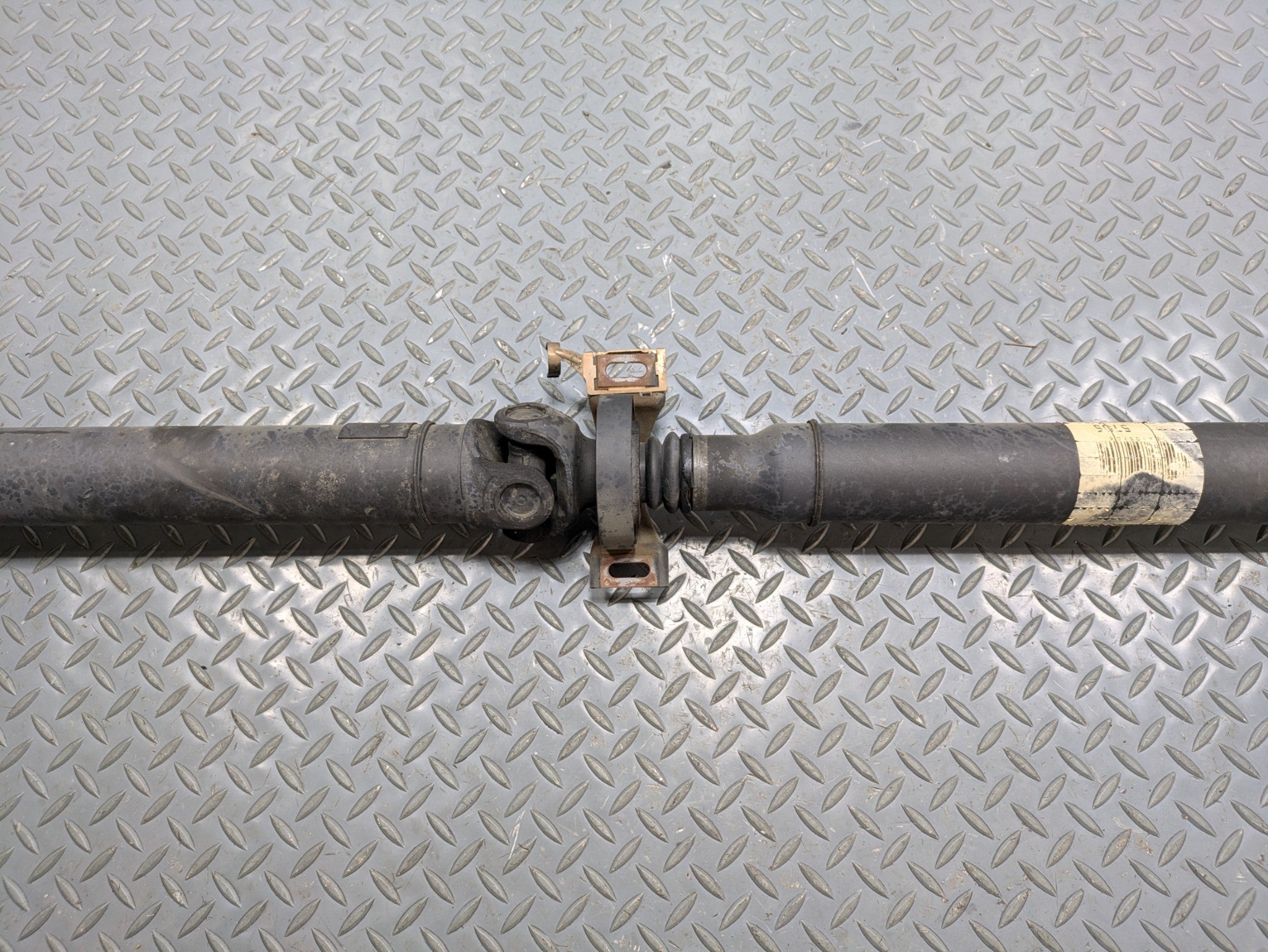 2004 - 2006 OEM MERCEDES-BENZ C230 REAR DRIVE SHAFT CARDAN PROPELLER ASSEMBLY