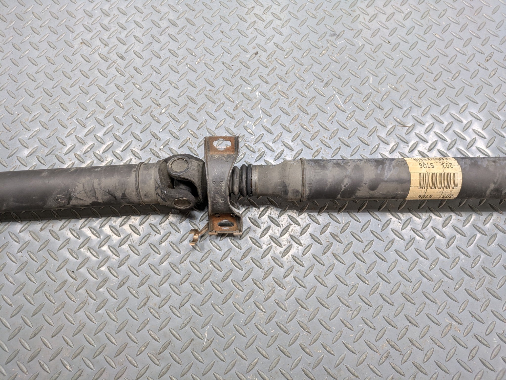 2004 - 2006 OEM MERCEDES-BENZ C230 REAR DRIVE SHAFT CARDAN PROPELLER ASSEMBLY