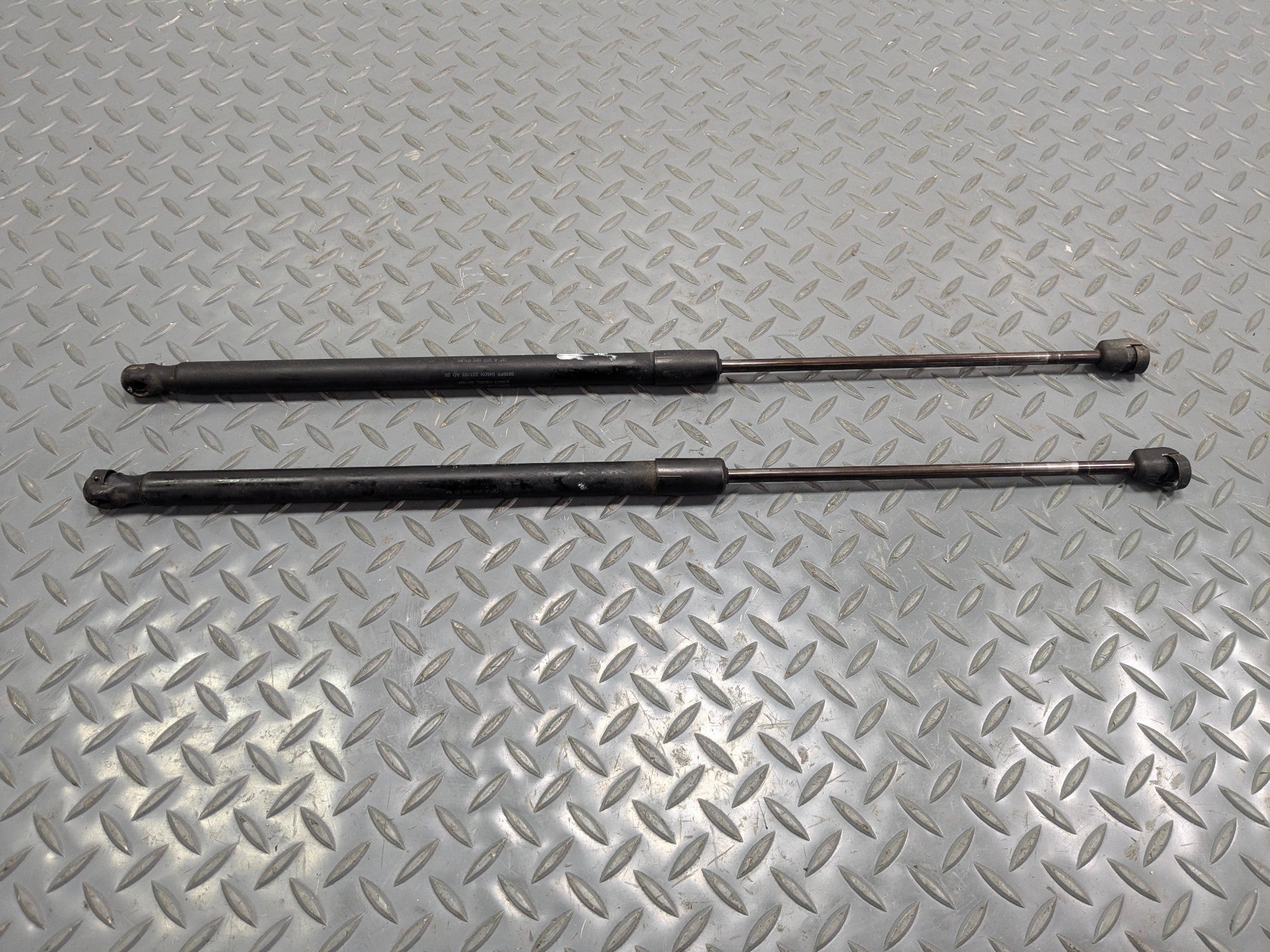 2004 - 2006 OEM MERCEDES-BENZ C230 REAR HATCH TRUNK LIFT SUPPORT GAS SHOCK SET