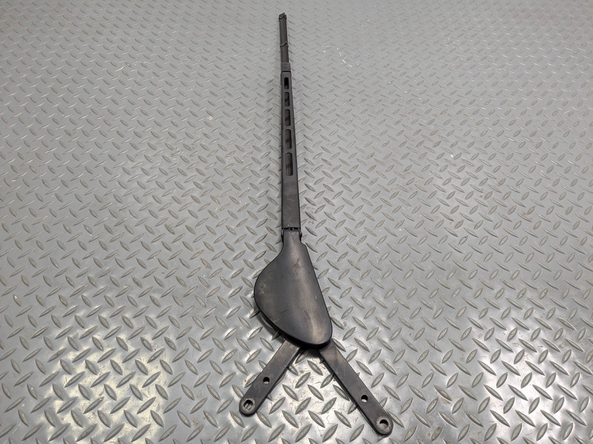 04 - 06 OEM MERCEDES-BENZ C230 FRONT RIGHT SIDE WINDSHIELD WIPER ARM WITH BLADE