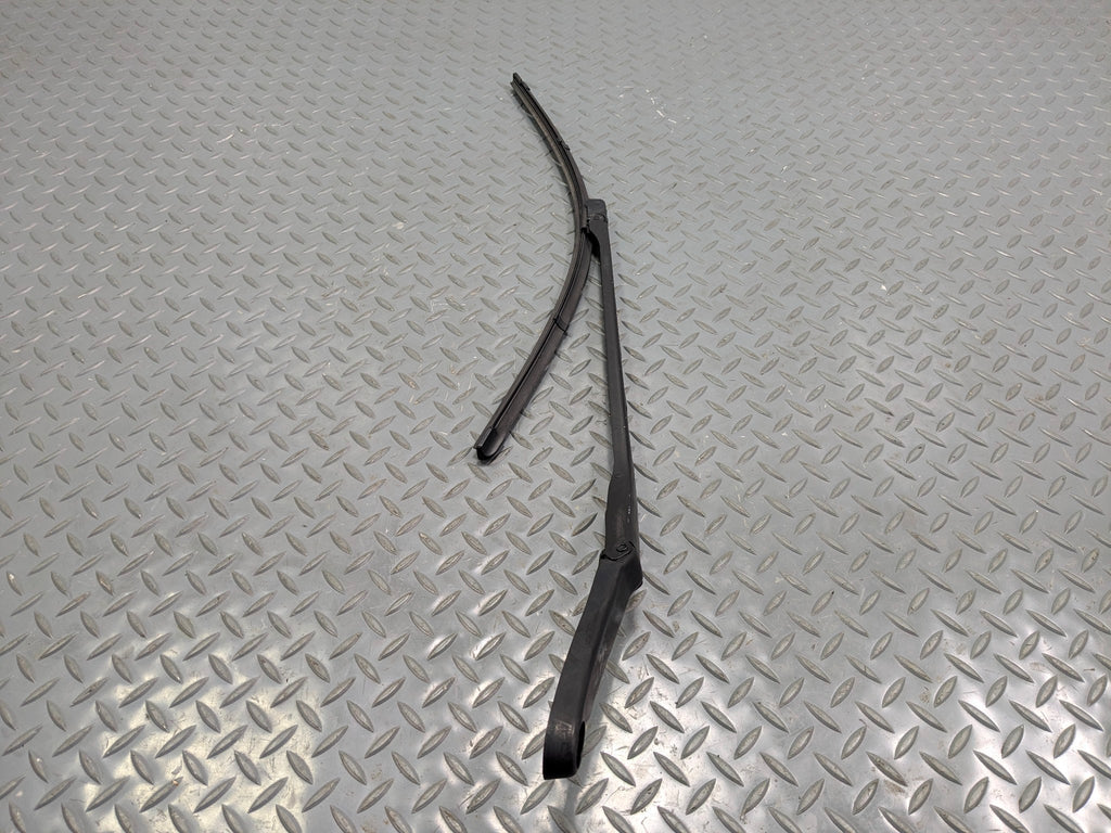 04 - 06 OEM MERCEDES-BENZ C230 FRONT LEFT SIDE WINDSHIELD WIPER ARM WITH BLADE