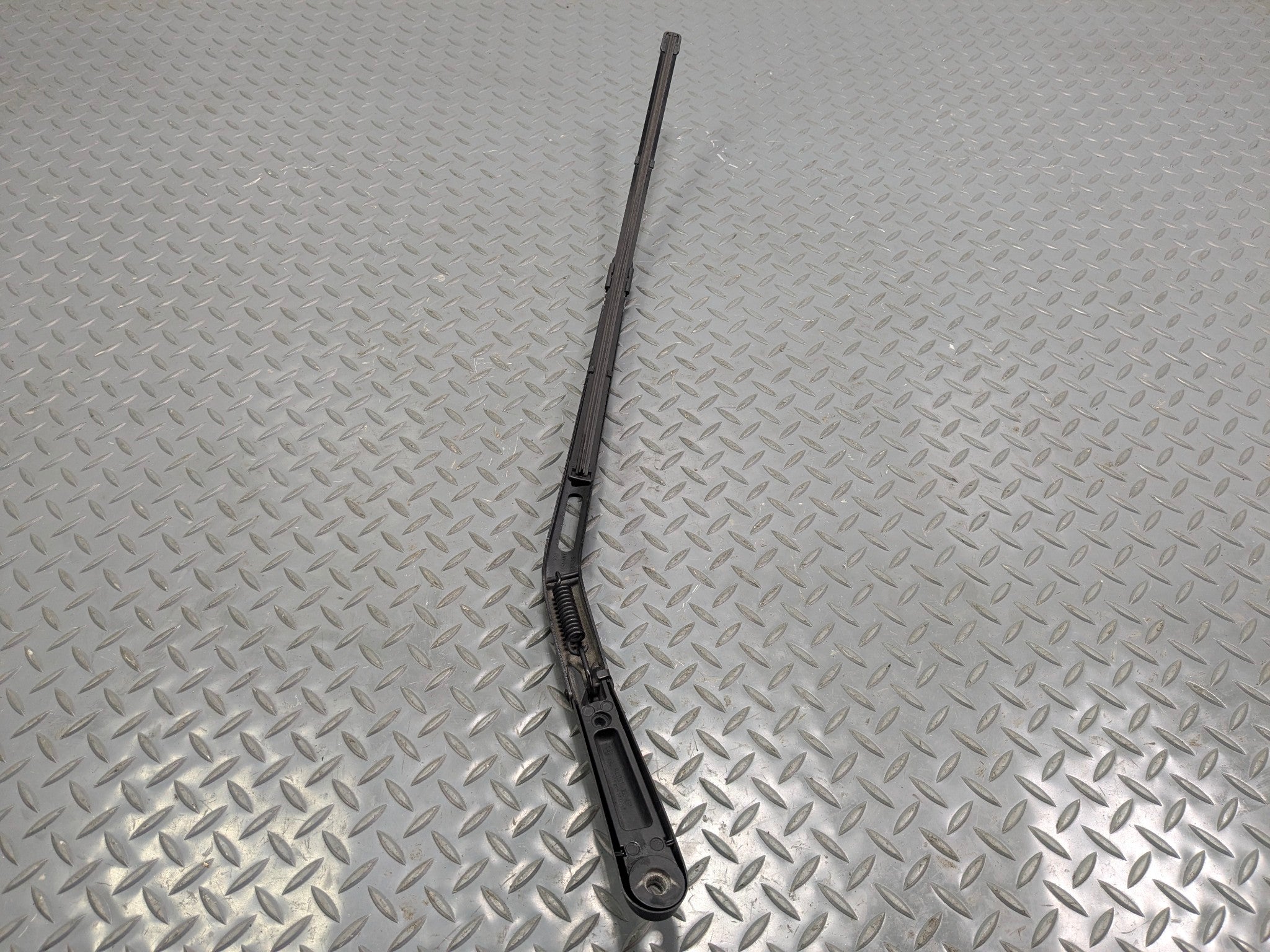 04 - 06 OEM MERCEDES-BENZ C230 FRONT LEFT SIDE WINDSHIELD WIPER ARM WITH BLADE