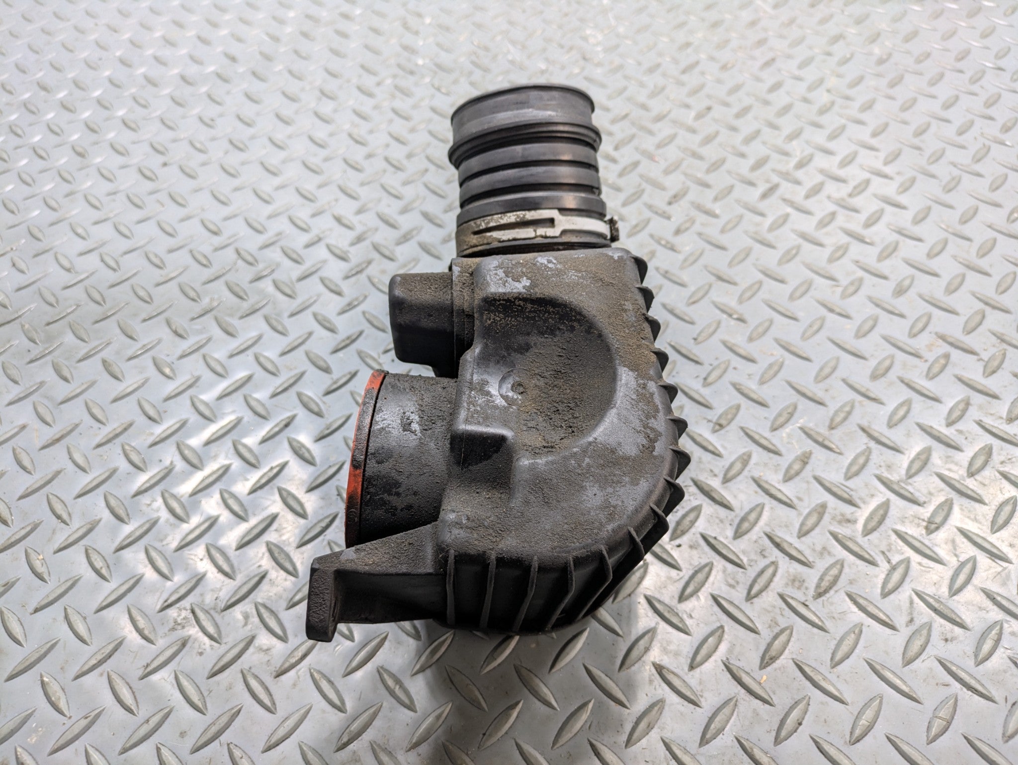 2004 - 2006 OEM MERCEDES-BENZ C230 AIR INTAKE CLEANER FILTER MUFFLER BOX