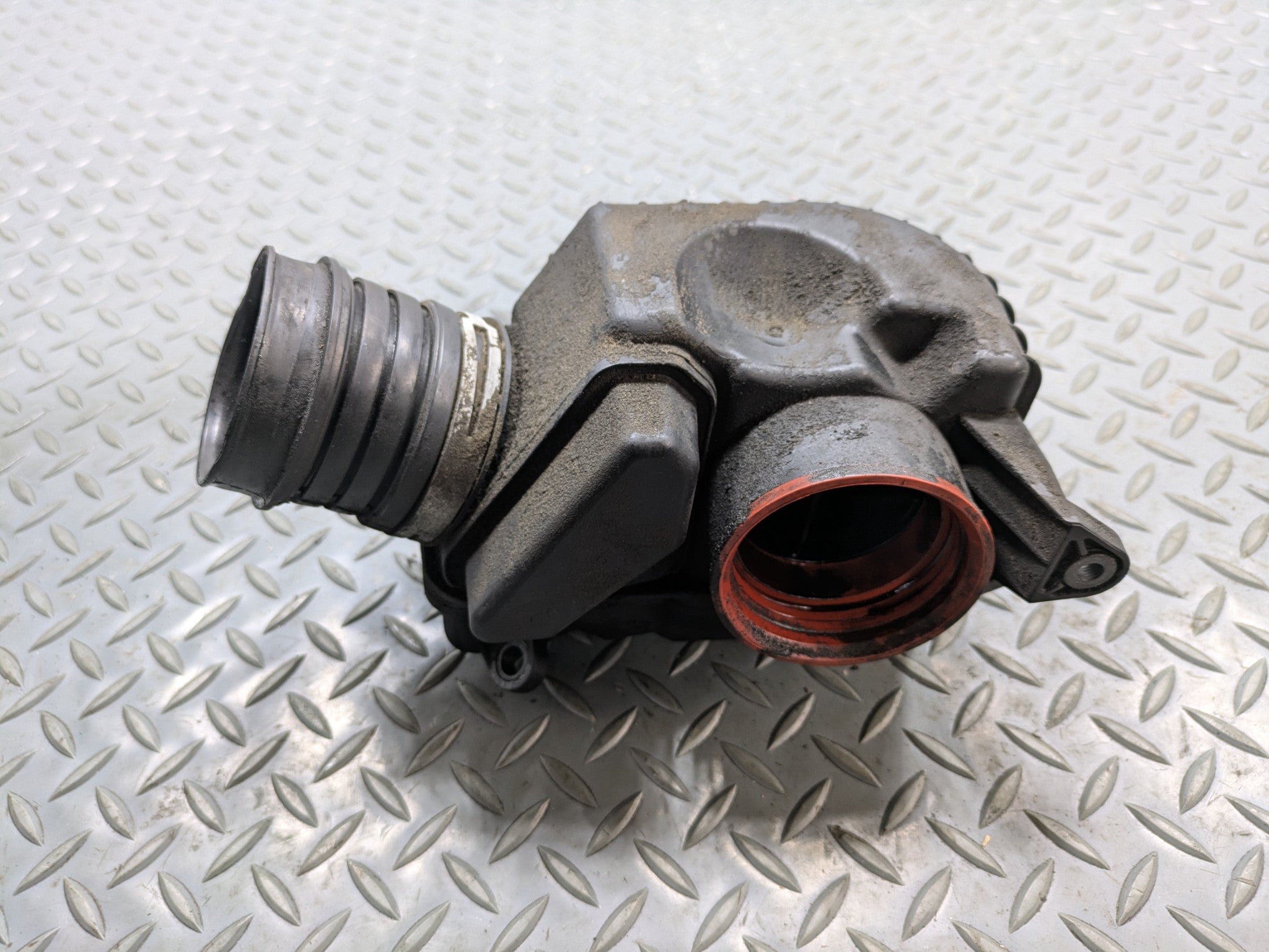 2004 - 2006 OEM MERCEDES-BENZ C230 AIR INTAKE CLEANER FILTER MUFFLER BOX