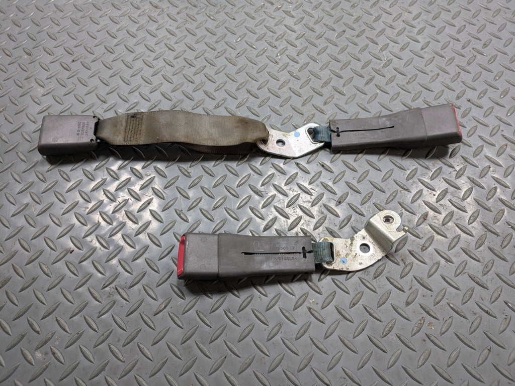 04 - 06 OEM MERCEDES-BENZ C230 REAR CENTER LEFT AND RIGHT SEAT BELT BUCKLE SET