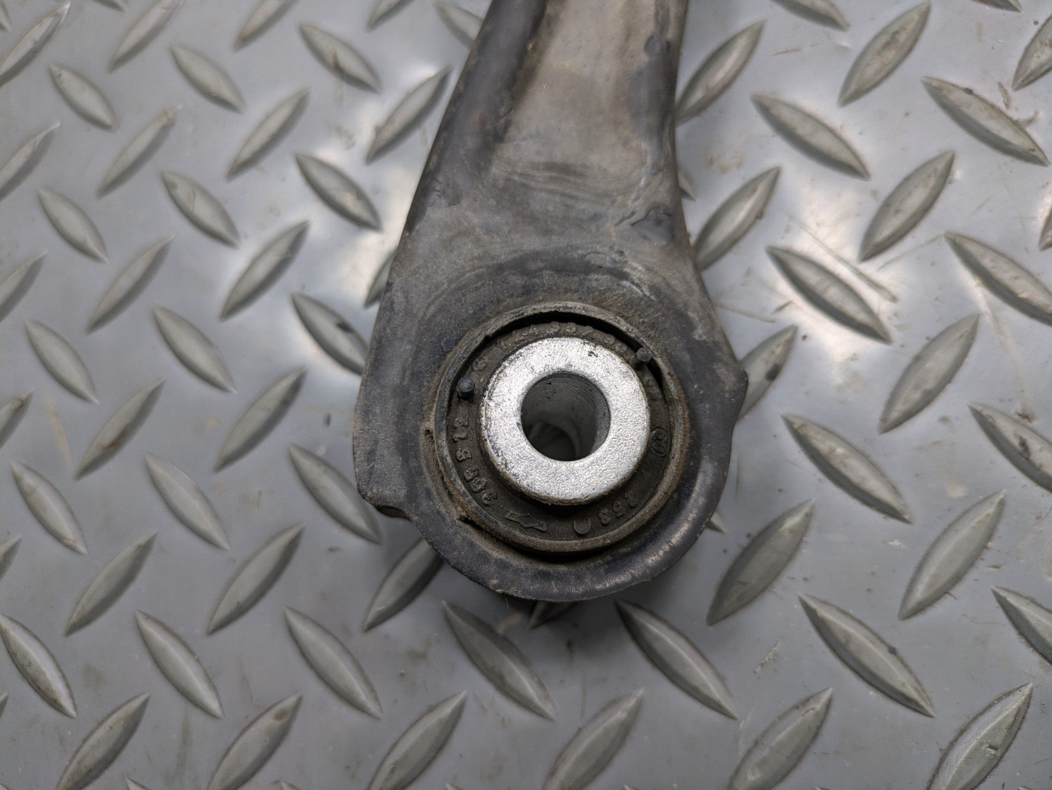 2004 - 2006 OEM MERCEDES-BENZ C230 REAR RIGHT PASSENGER SIDE UPPER CONTROL ARM