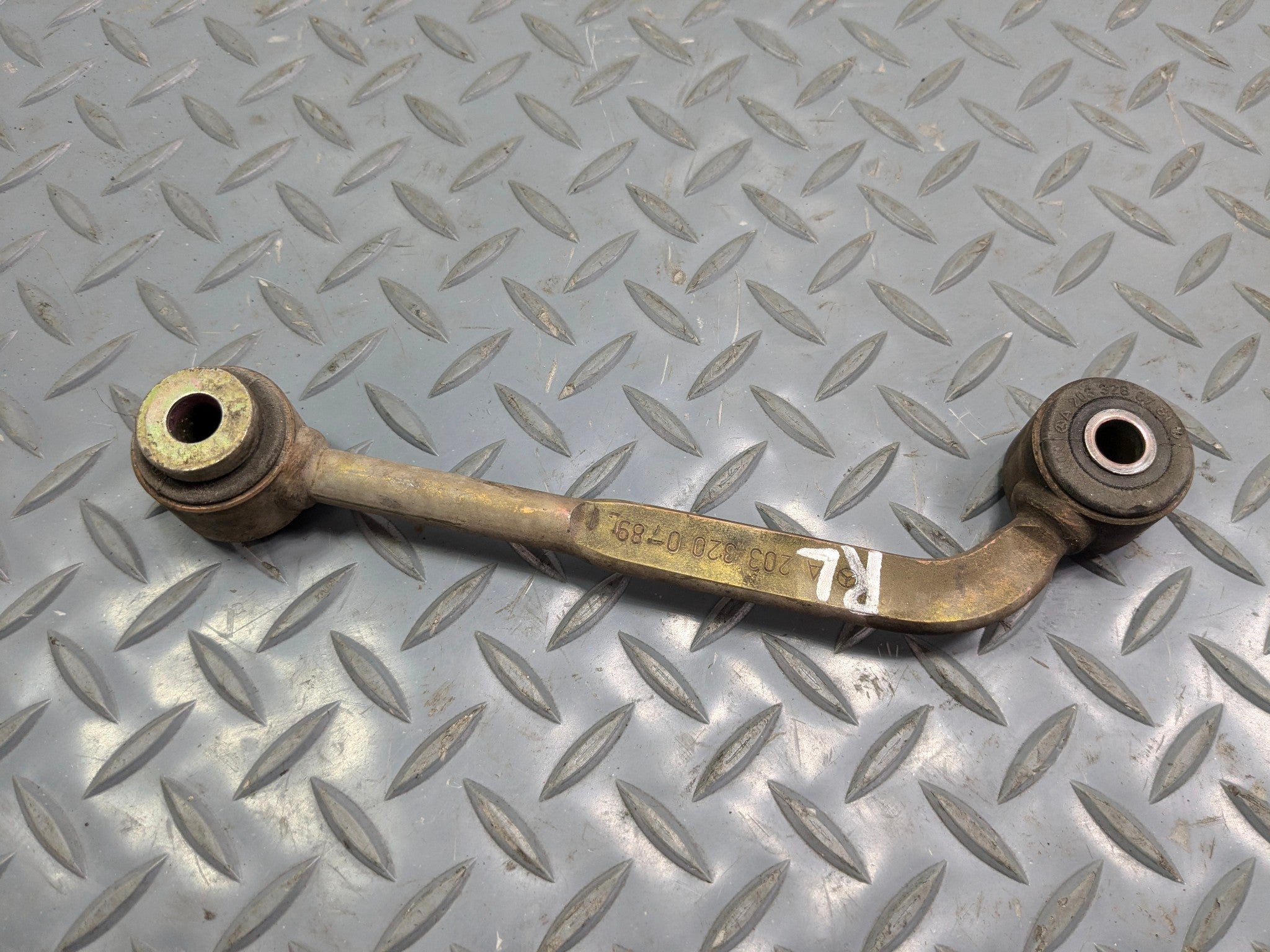 04 - 06 OEM MERCEDES-BENZ C230 REAR LEFT DRIVER SIDE STABILIZER SWAY BAR LINK