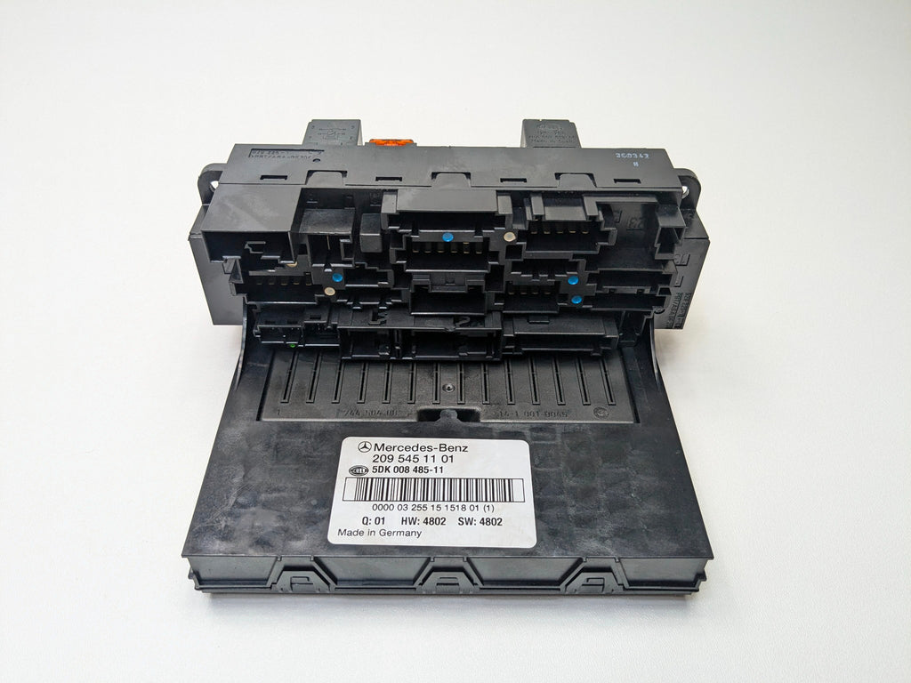 2004 - 2006 OEM MERCEDES-BENZ C230 FRONT FUSE RELAY MODULE JUNCTION BOX ASSEMBLY
