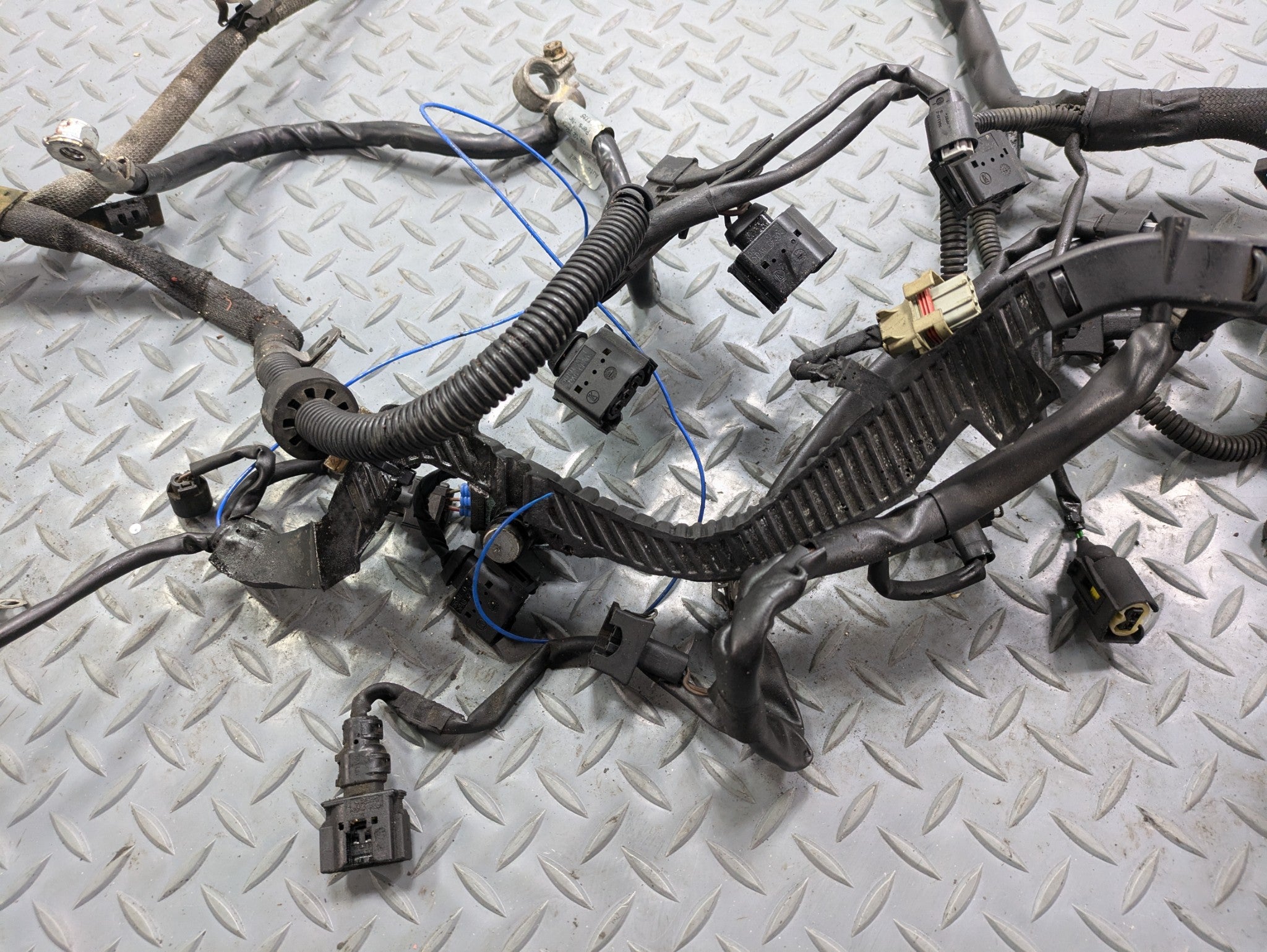 04 - 06 OEM MERCEDES-BENZ C230 INTERIOR ENGINE WIRE HARNESS CABLE AND CONNECTOR