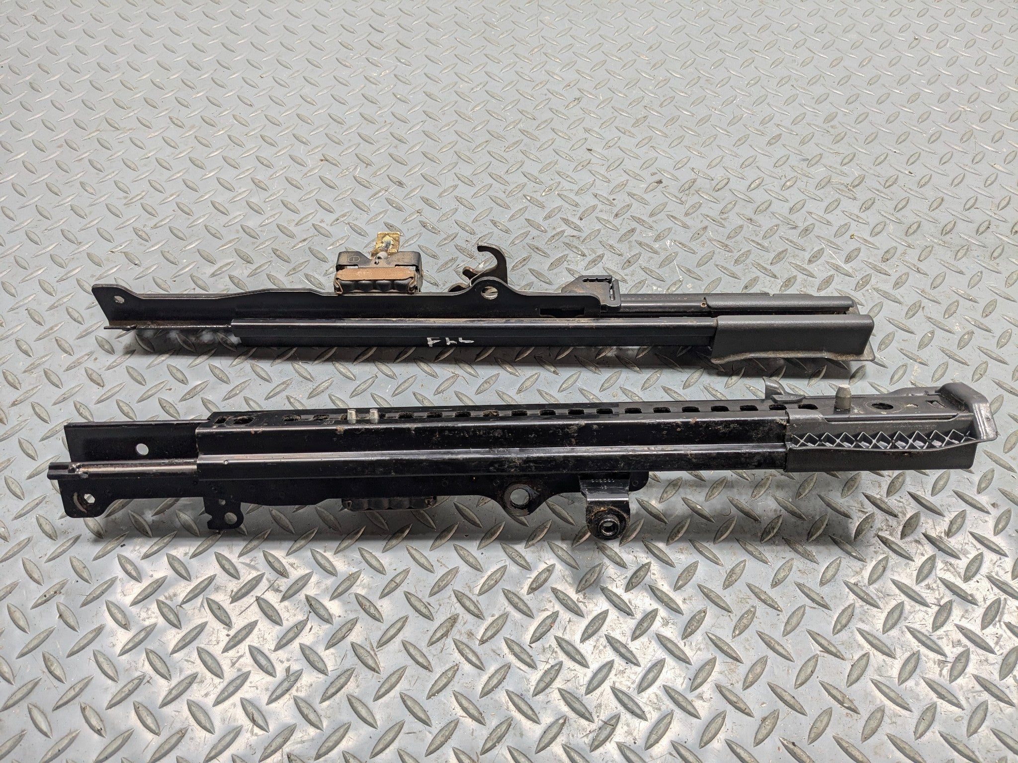 2004 - 2006 OEM MERCEDES-BENZ C230 FRONT LEFT DRIVER SIDE SEAT TRACK RAILS