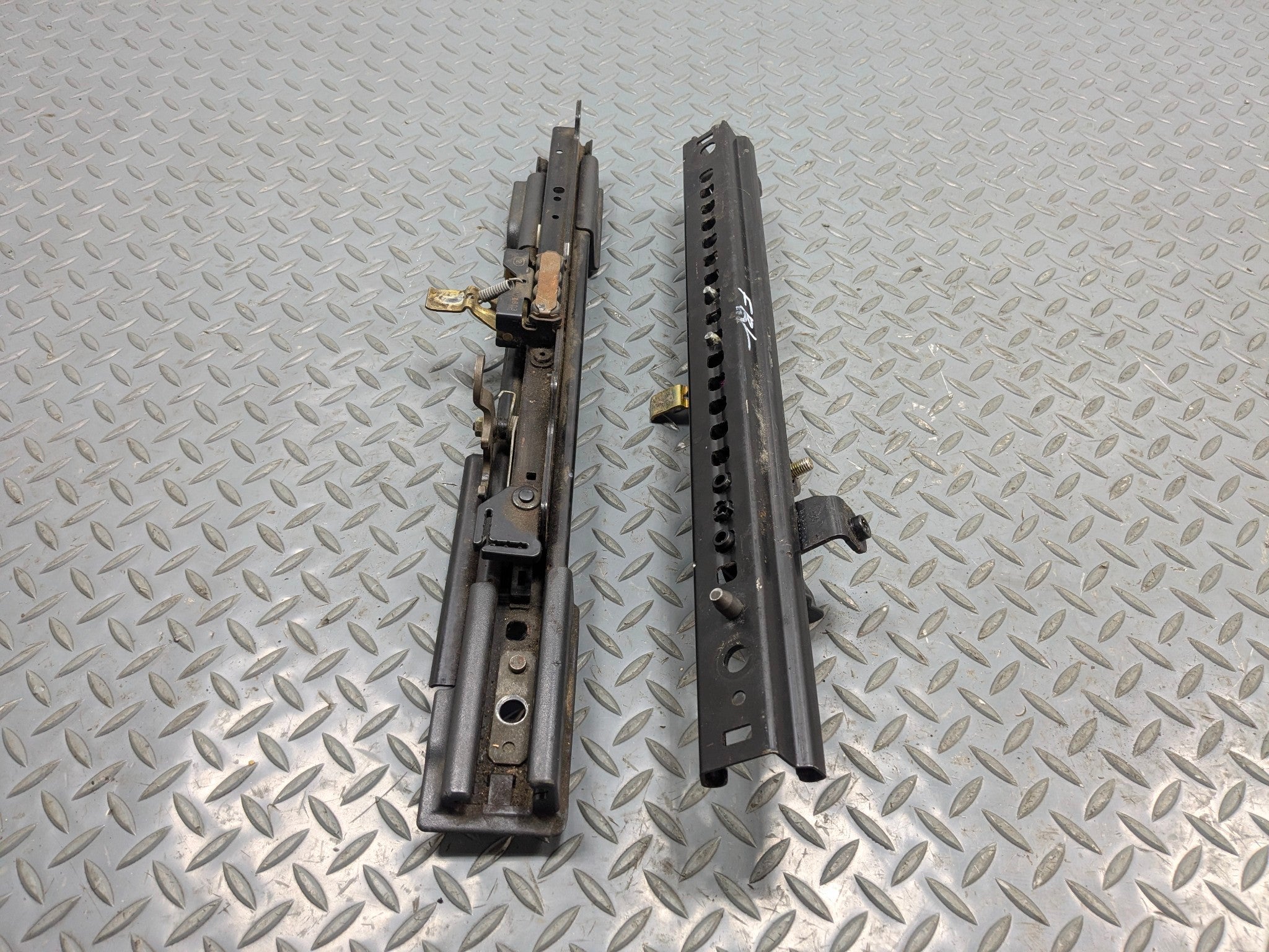 2004 - 2006 OEM MERCEDES-BENZ C230 FRONT RIGHT PASSENGER SIDE SEAT TRACK RAILS