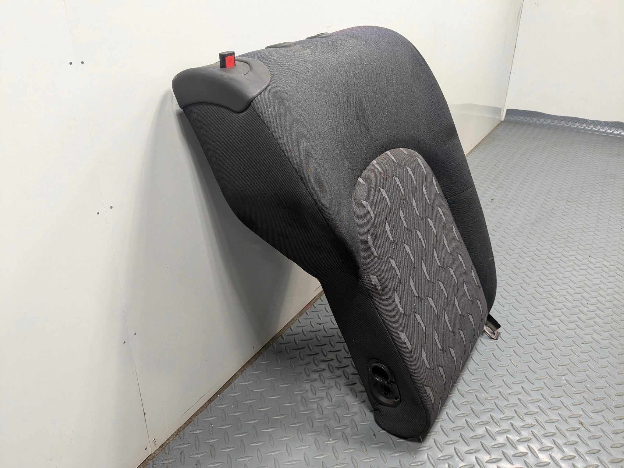 2004 - 2006 OEM MERCEDES-BENZ C230 REAR RIGHT PASSENGER SIDE UPPER SEAT CUSHION