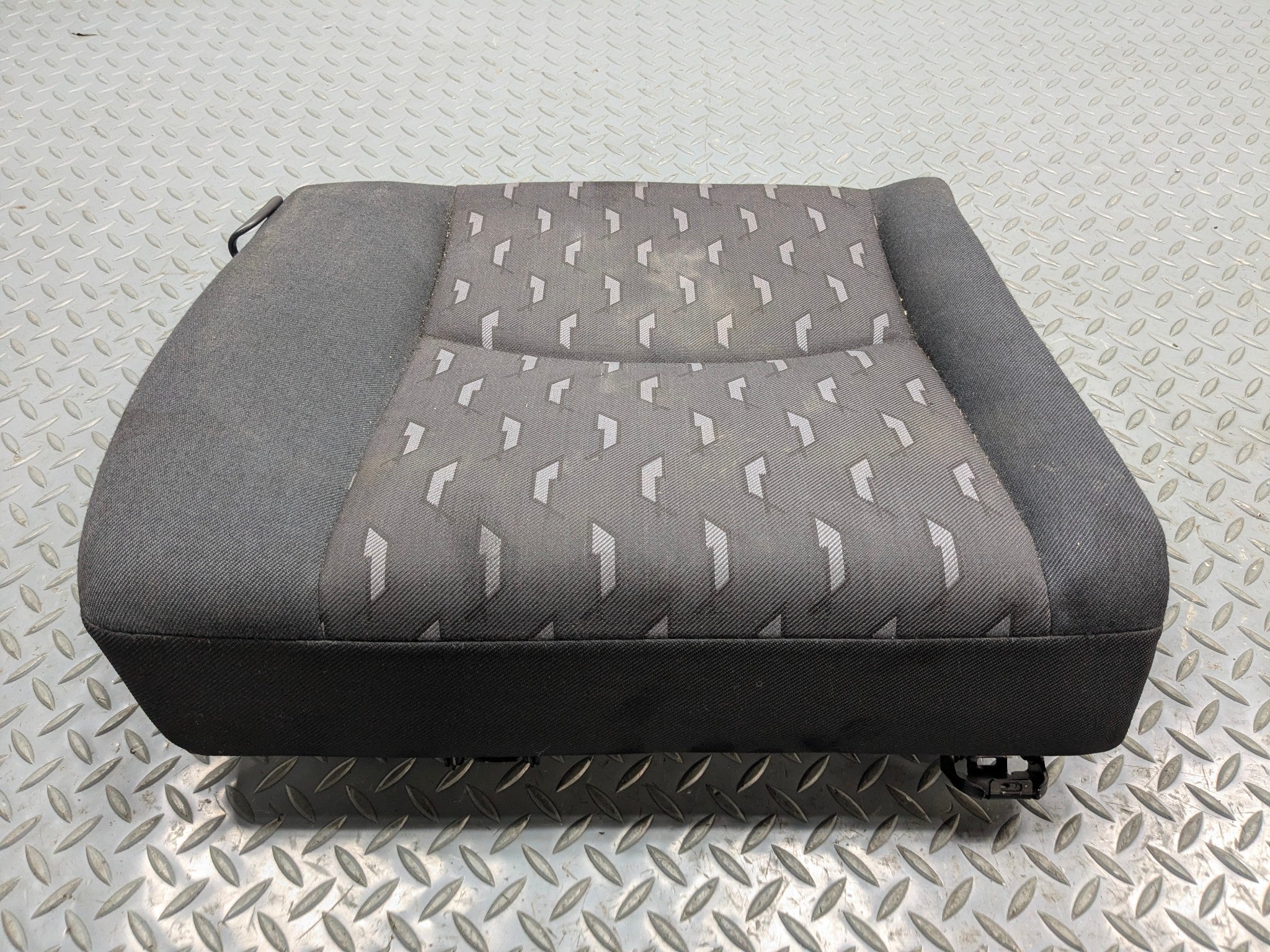 2004 - 2006 OEM MERCEDES-BENZ C230 REAR RIGHT PASSENGER SIDE LOWER SEAT CUSHION