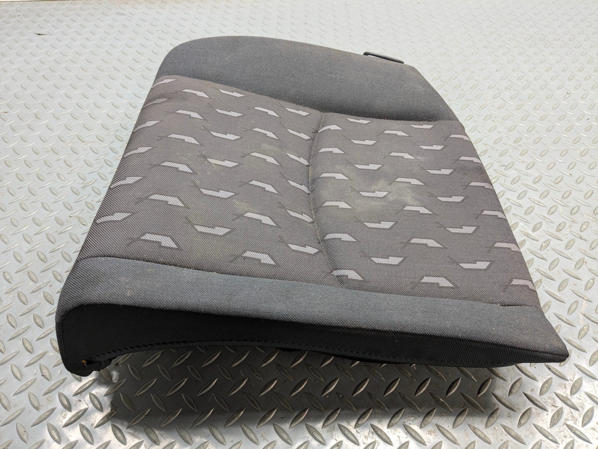 2004 - 2006 OEM MERCEDES-BENZ C230 REAR RIGHT PASSENGER SIDE LOWER SEAT CUSHION