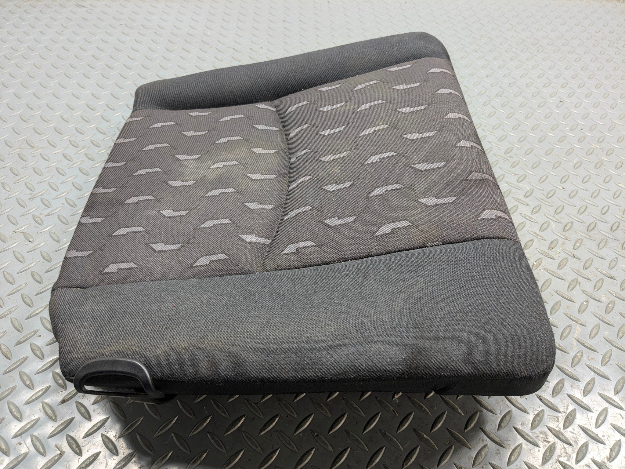 2004 - 2006 OEM MERCEDES-BENZ C230 REAR RIGHT PASSENGER SIDE LOWER SEAT CUSHION