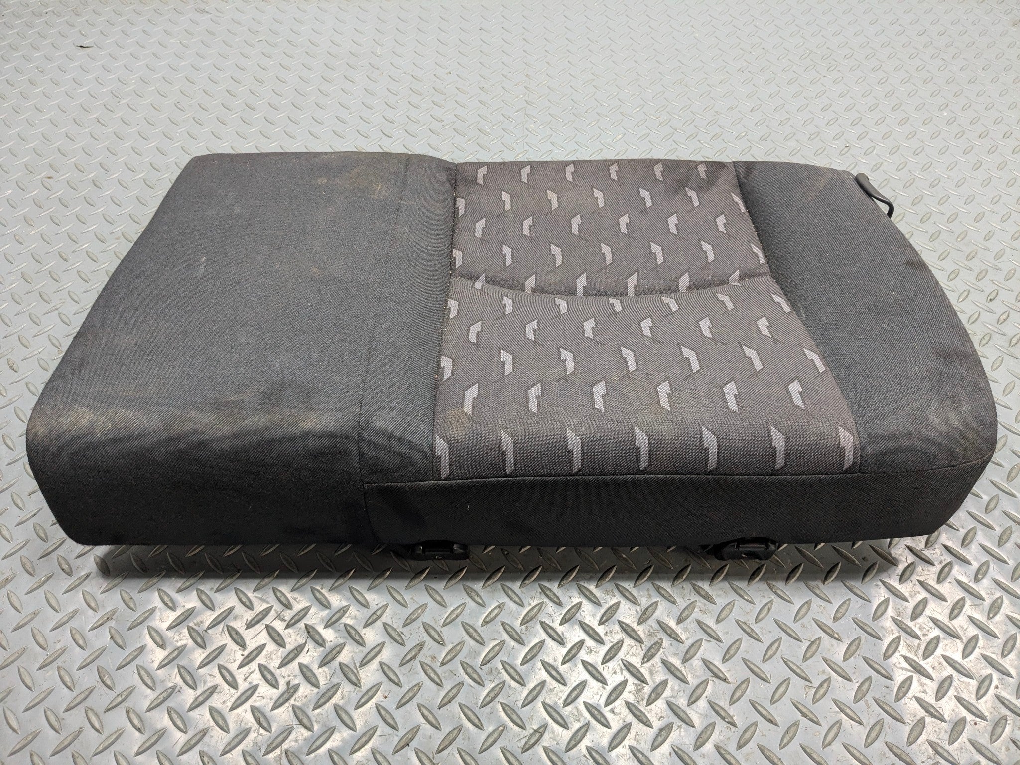 2004 - 2006 OEM MERCEDES-BENZ C230 REAR LEFT DRIVER SIDE LOWER SEAT CUSHION