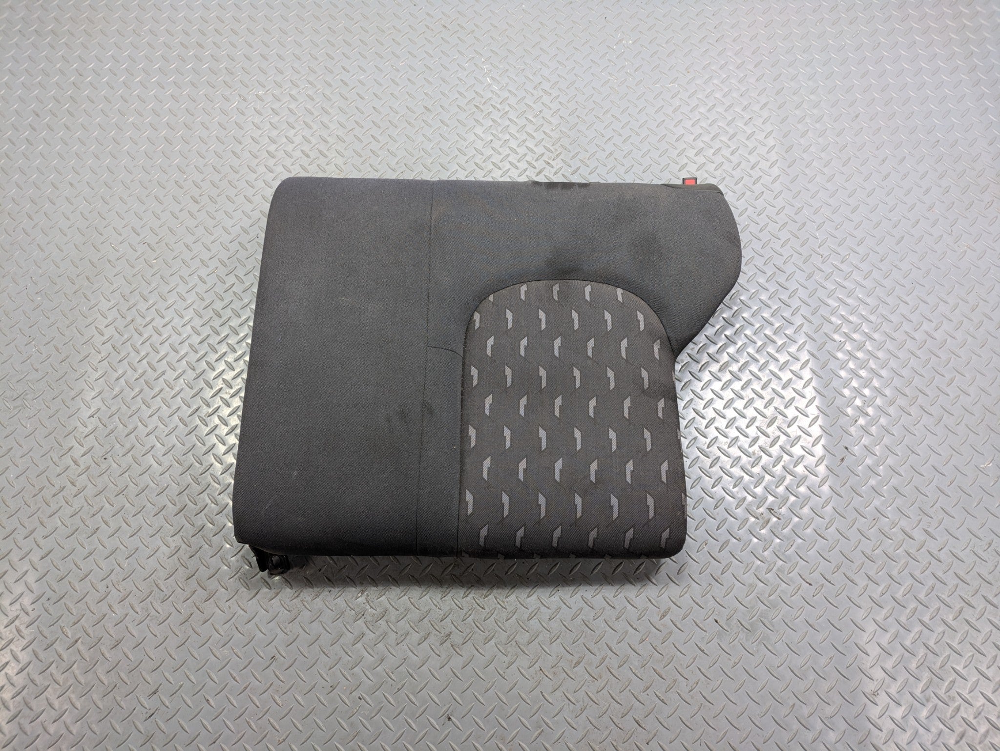 04 - 06 OEM MERCEDES-BENZ C230 REAR LEFT DRIVER SIDE UPPER SEAT CUSHION ASSEMBLY