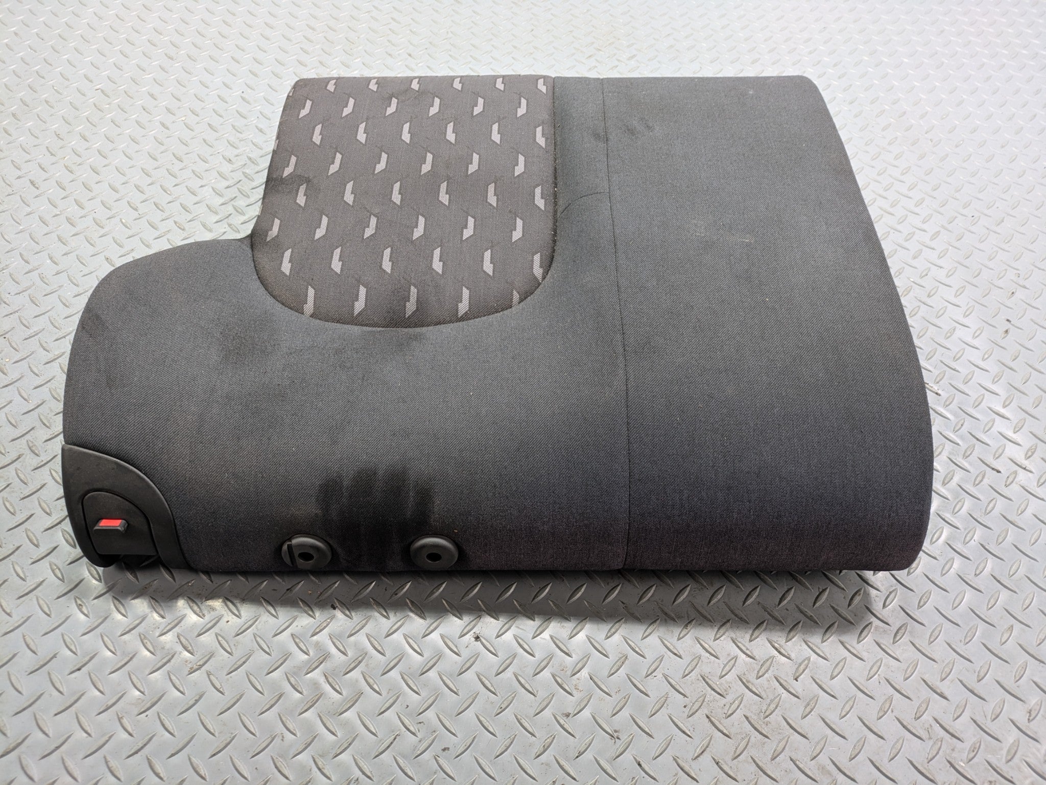 04 - 06 OEM MERCEDES-BENZ C230 REAR LEFT DRIVER SIDE UPPER SEAT CUSHION ASSEMBLY