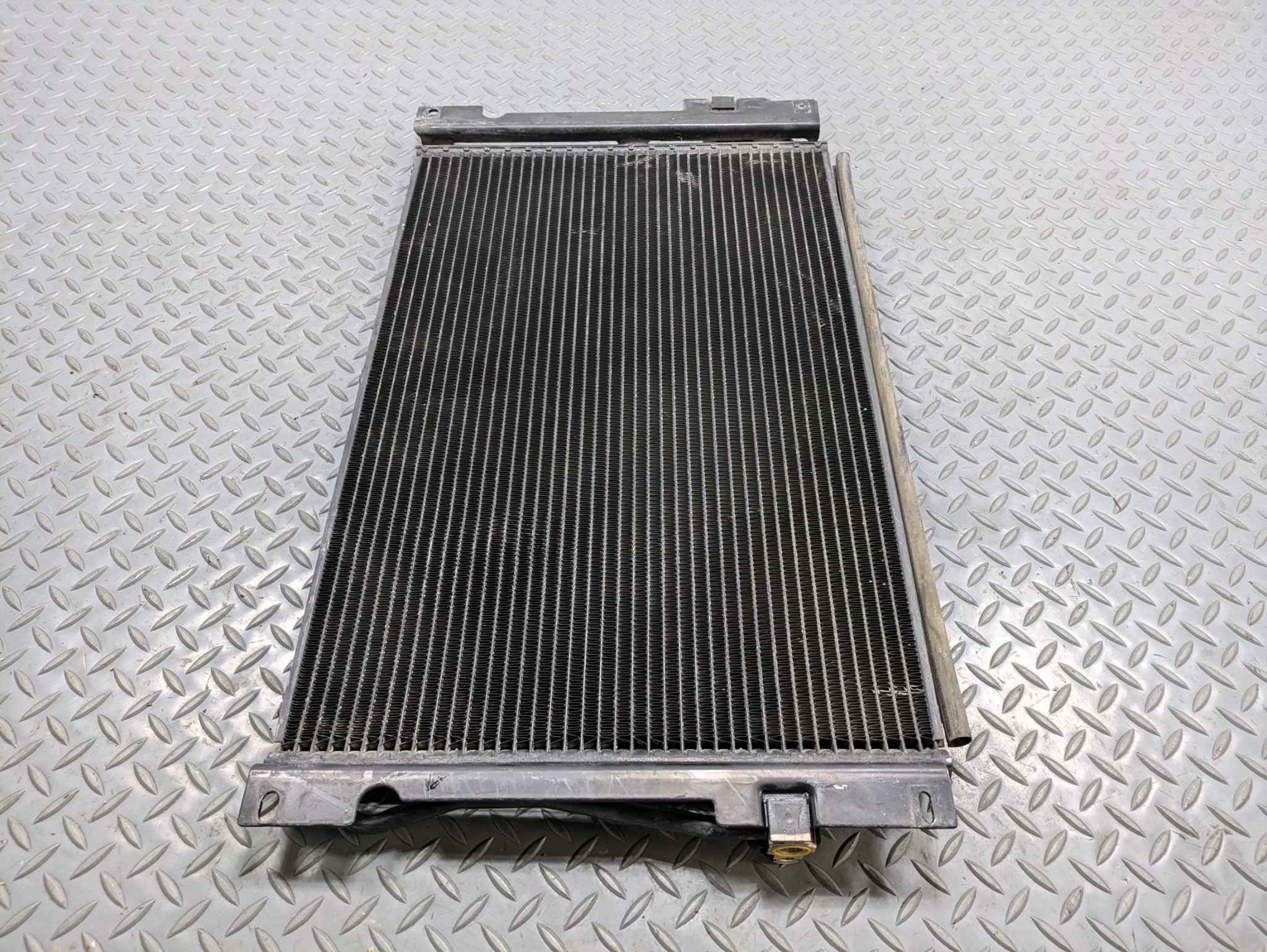 1997 - 2000 OEM VOLVO V70 AC AIR CONDITIONING CONDENSER ASSEMBLY