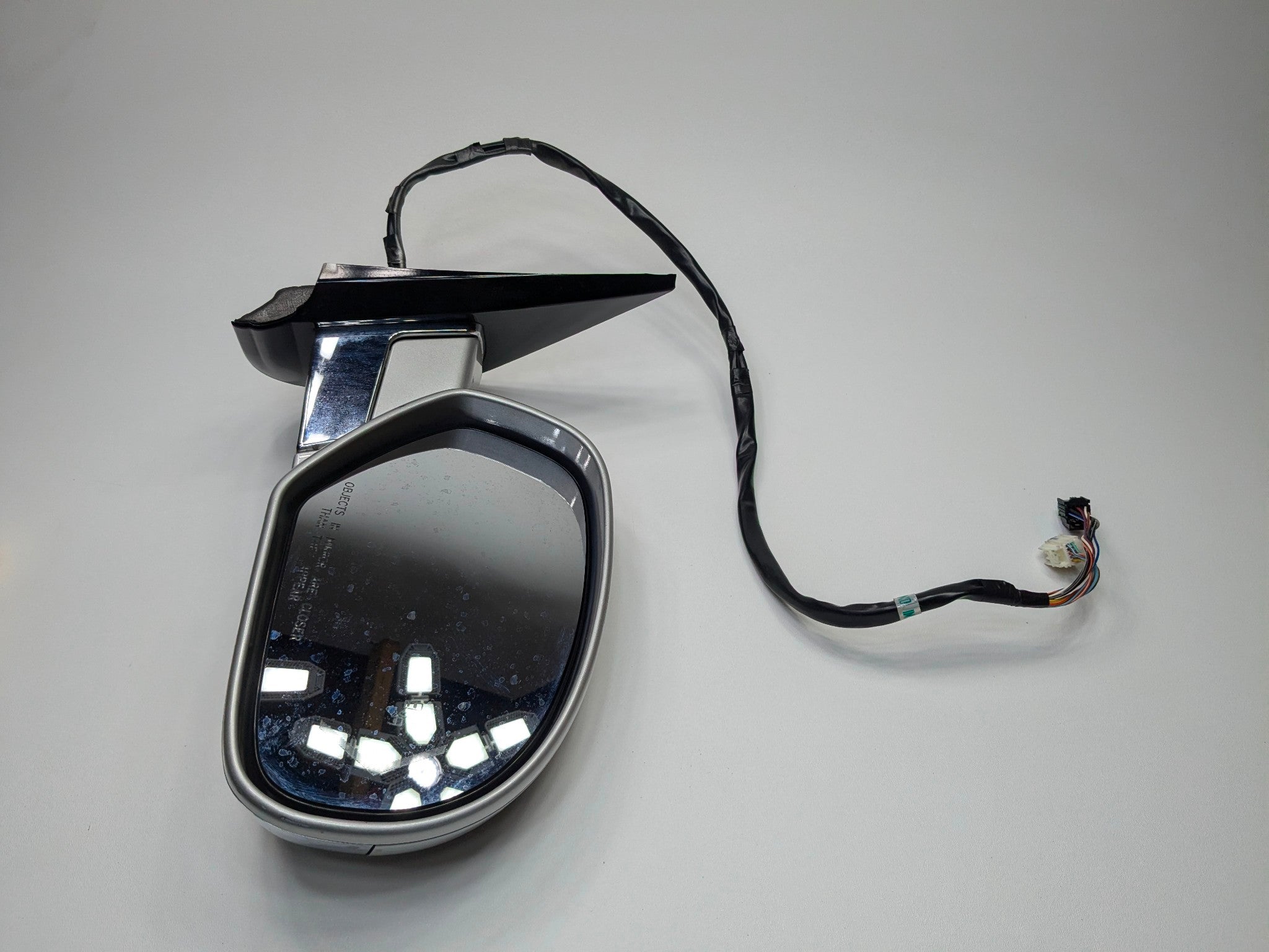 10 - 14 OEM CADILLAC ESCALADE ESV FRONT RIGHT PASSENGER SIDE VIEW DOOR MIRROR