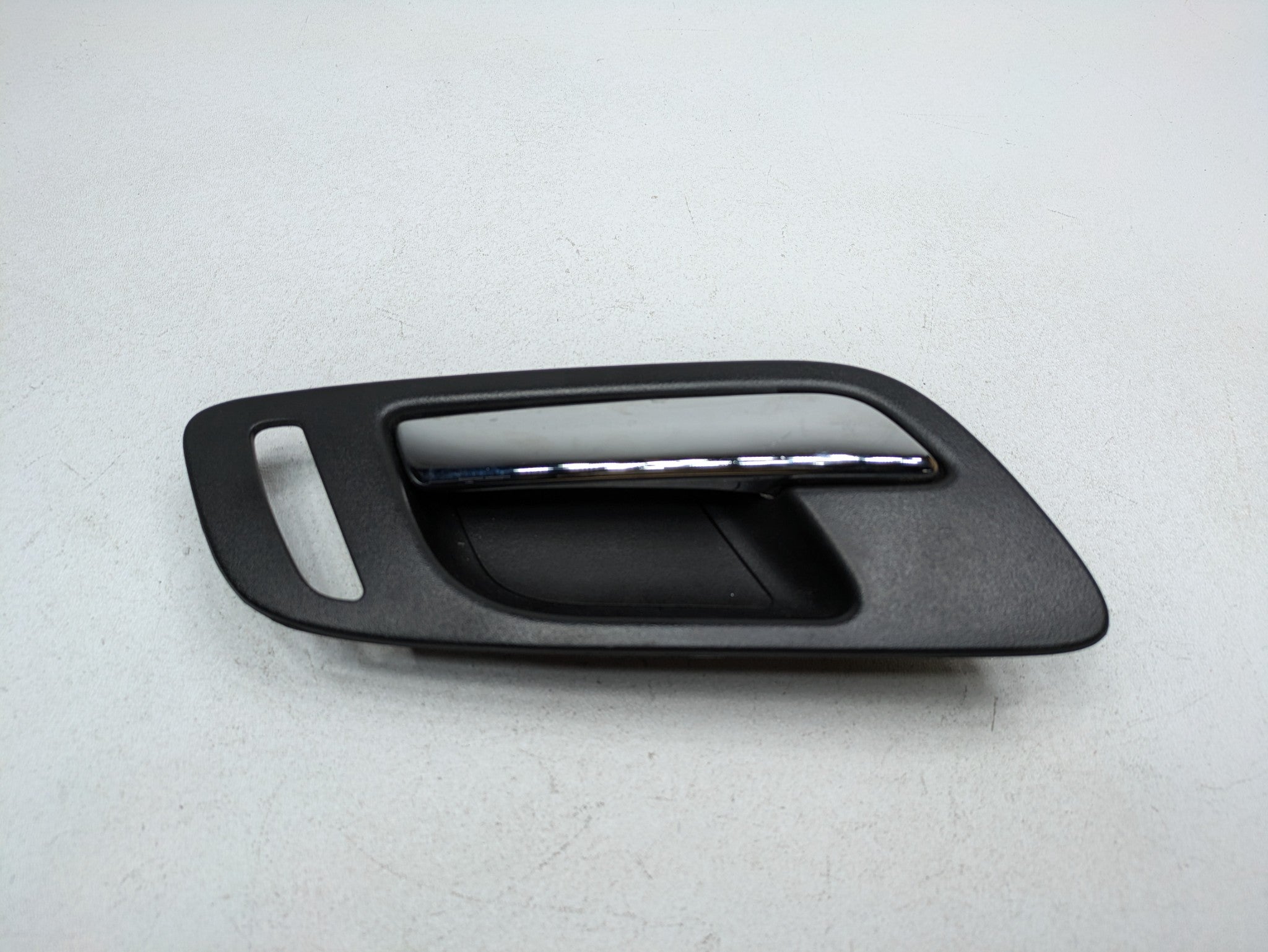 2010 - 2014 OEM CADILLAC ESCALADE ESV FRONT LEFT DRIVER SIDE INNER DOOR HANDLE
