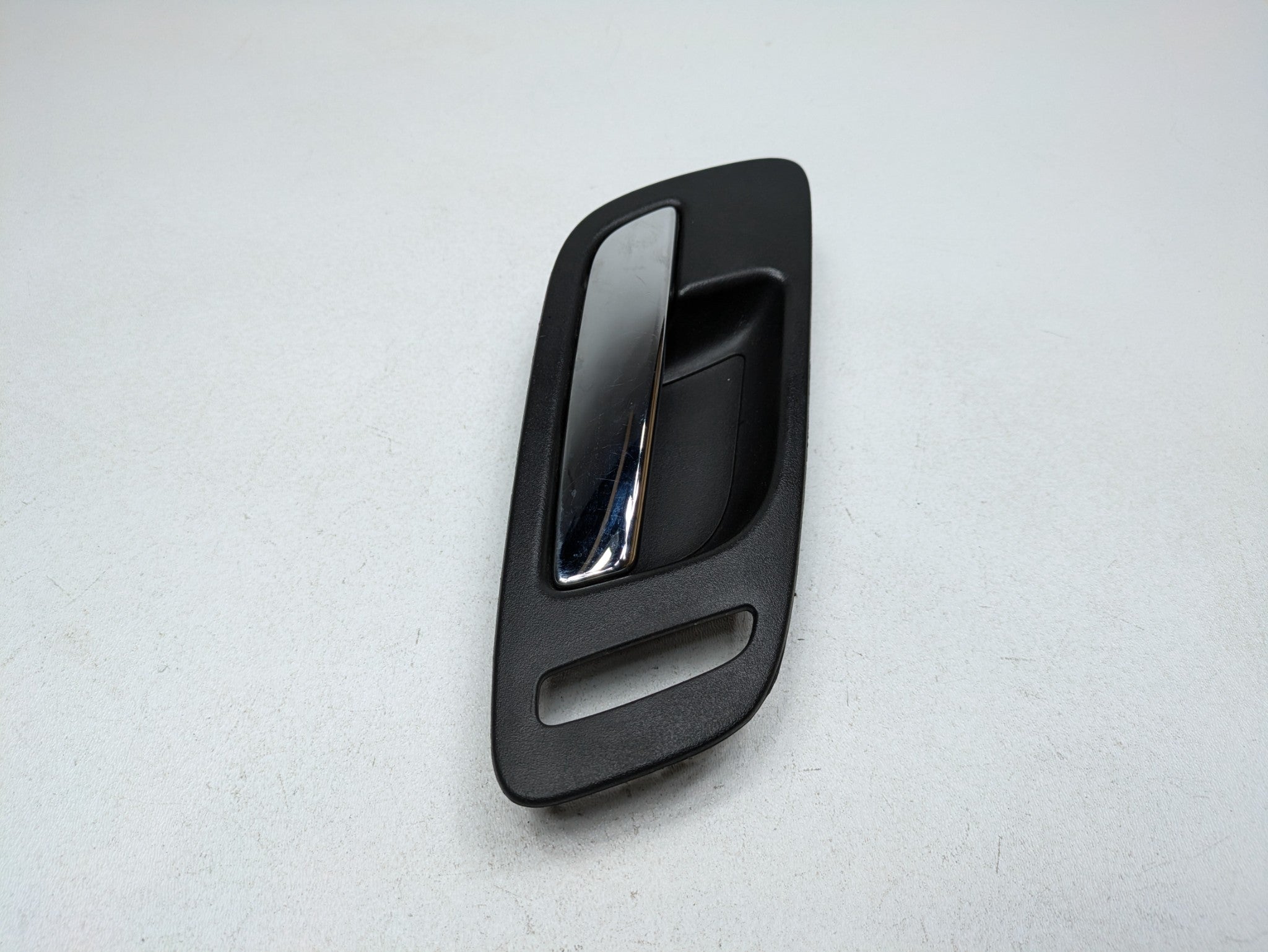 2010 - 2014 OEM CADILLAC ESCALADE ESV FRONT LEFT DRIVER SIDE INNER DOOR HANDLE
