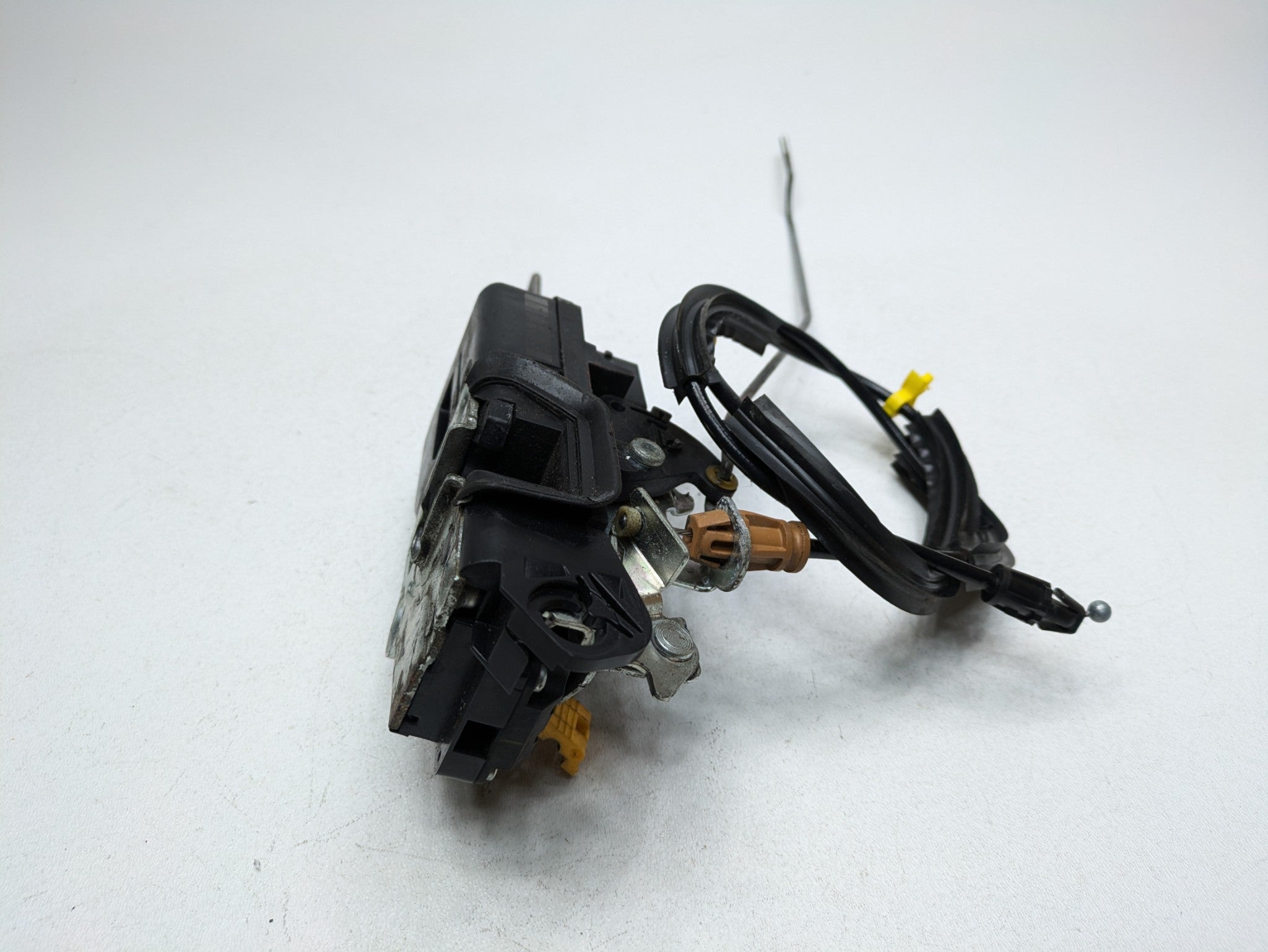 2010 - 2014 OEM CADILLAC ESCALADE ESV FRONT LEFT DRIVER SIDE DOOR LATCH LOCK
