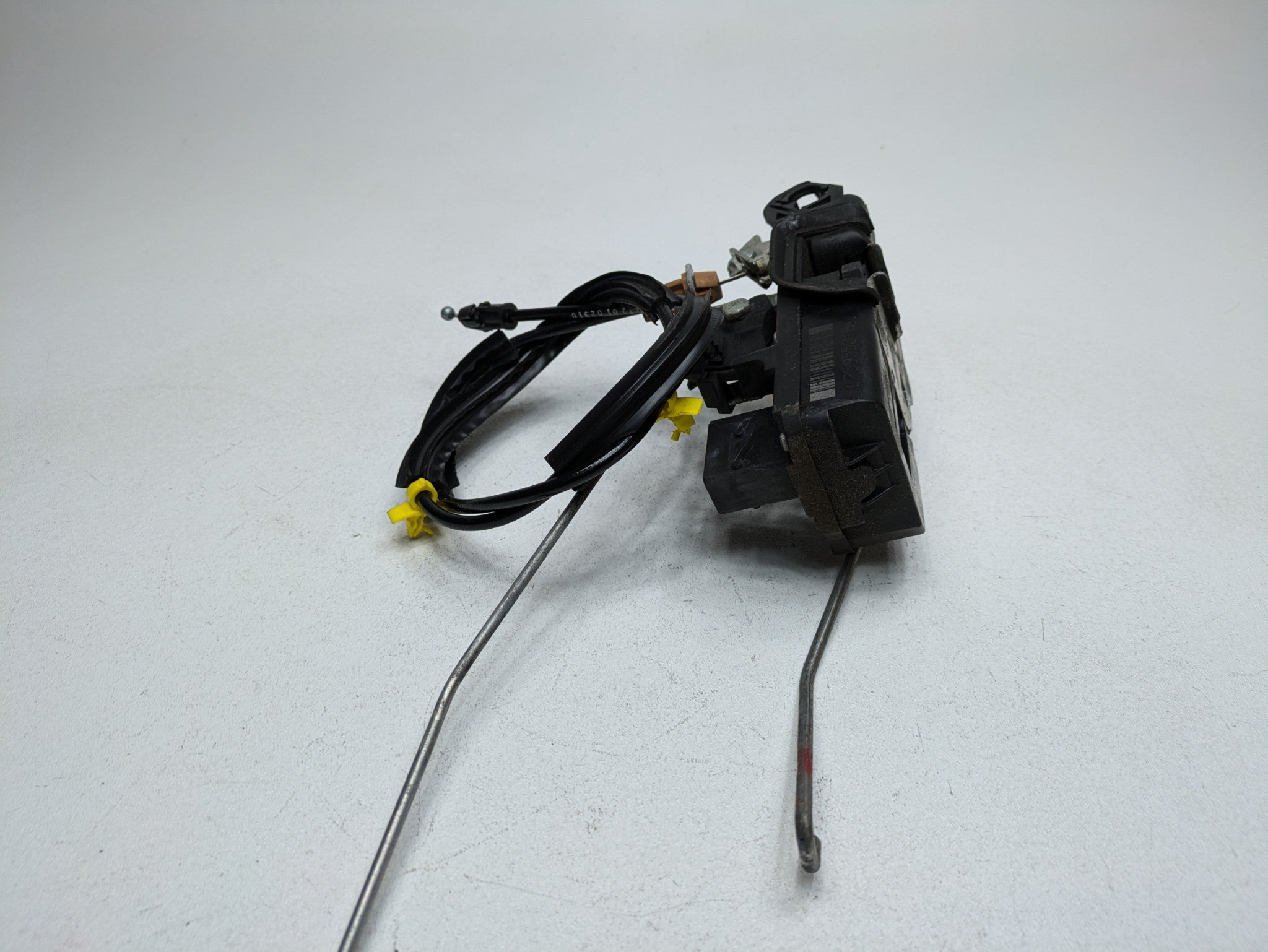 2010 - 2014 OEM CADILLAC ESCALADE ESV FRONT LEFT DRIVER SIDE DOOR LATCH LOCK