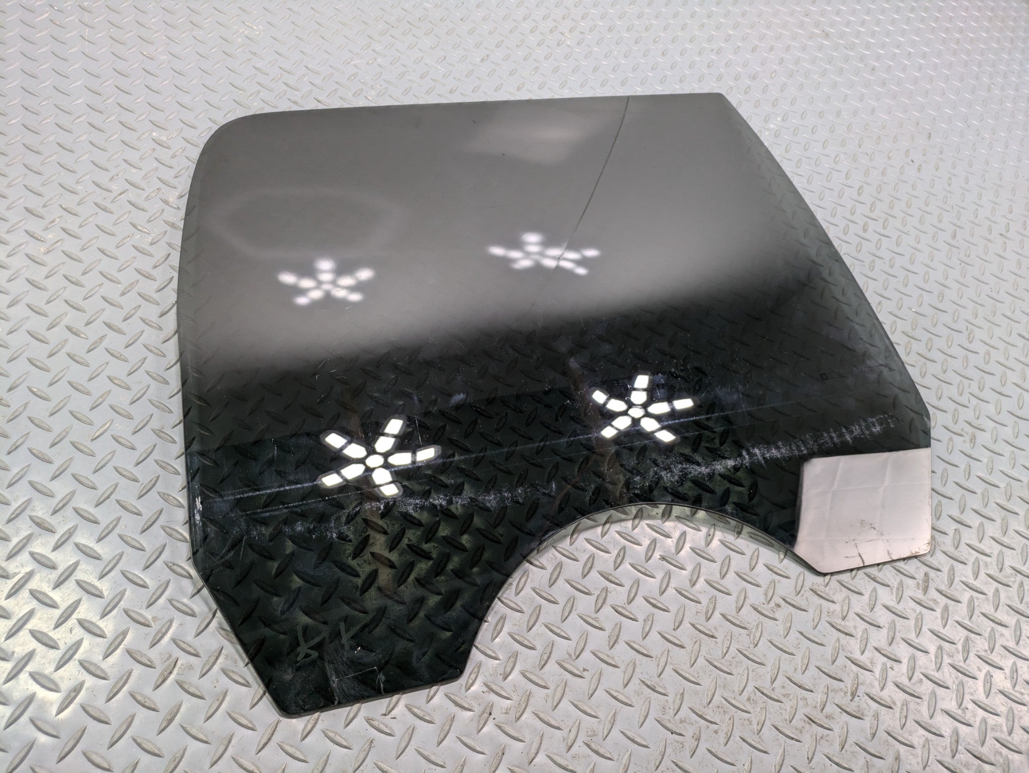 2010 - 2014 OEM CADILLAC ESCALADE ESV REAR RIGHT SIDE DOOR WINDOW GLASS