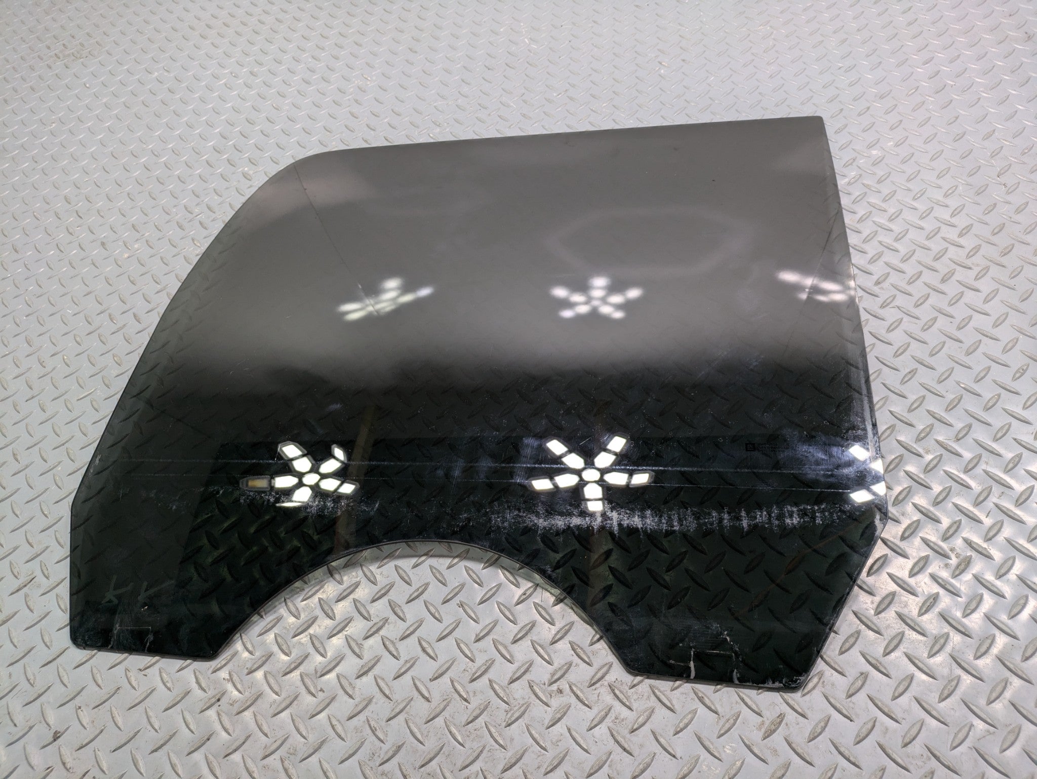 2010 - 2014 OEM CADILLAC ESCALADE ESV REAR RIGHT SIDE DOOR WINDOW GLASS